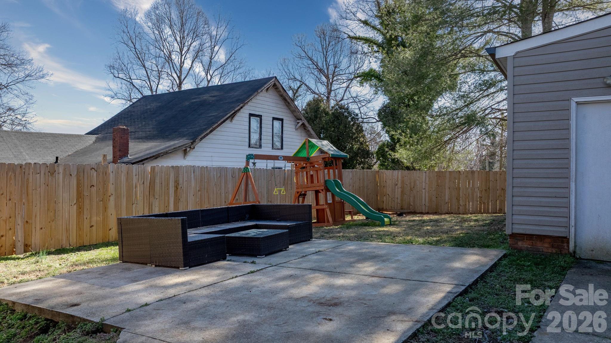 606 Prospect Street NW — Lenoir