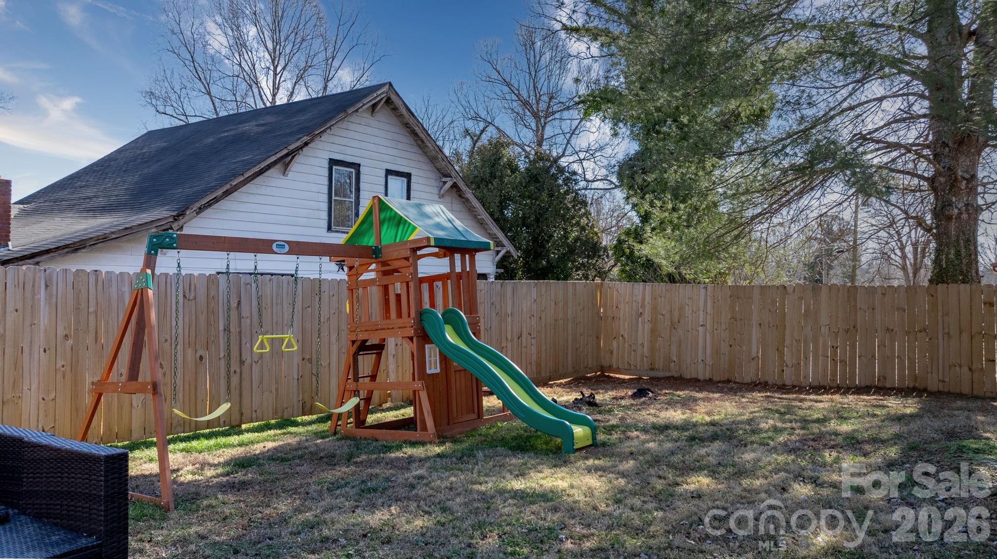 606 Prospect Street NW — Lenoir