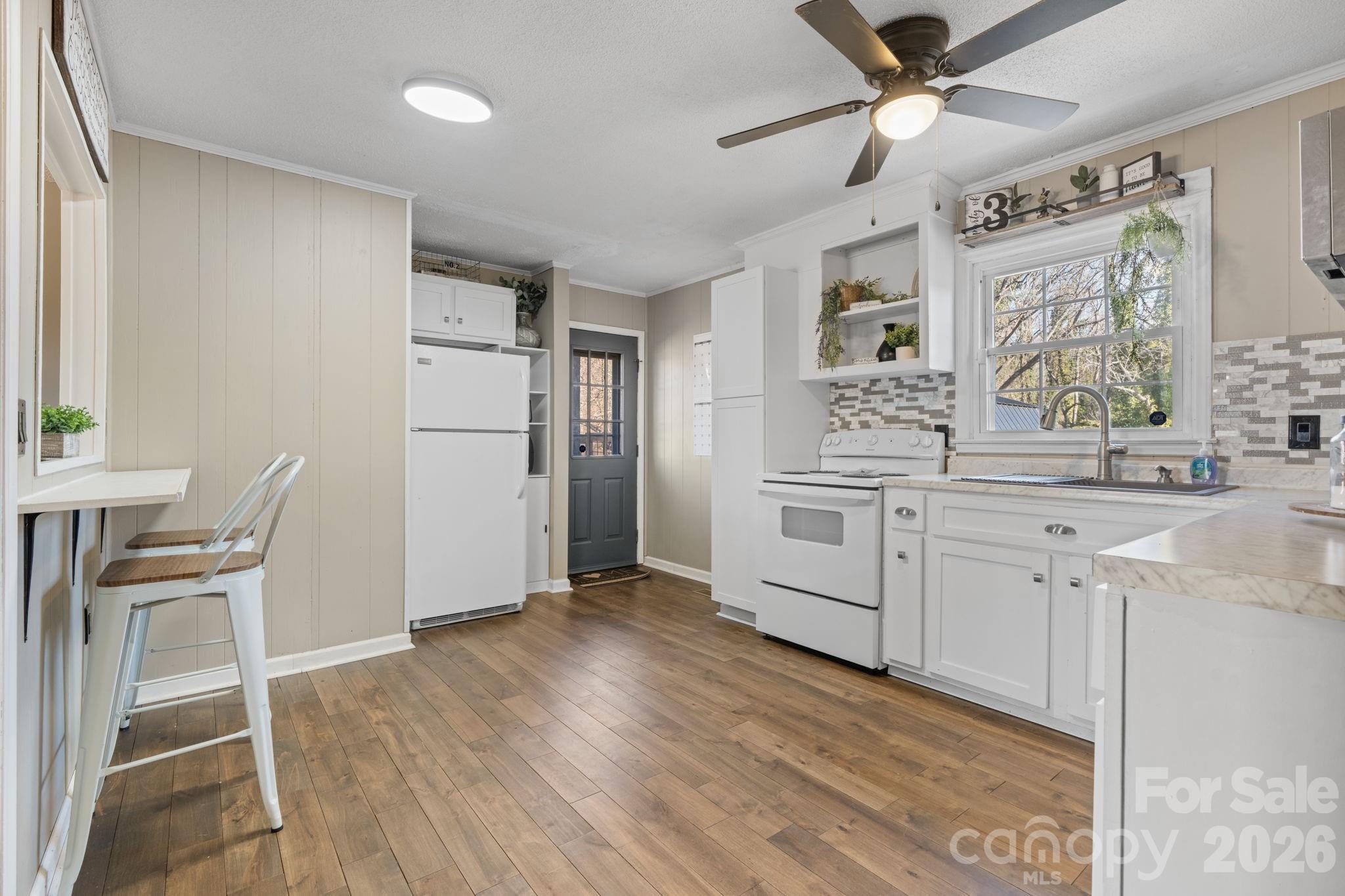606 Prospect Street NW — Lenoir