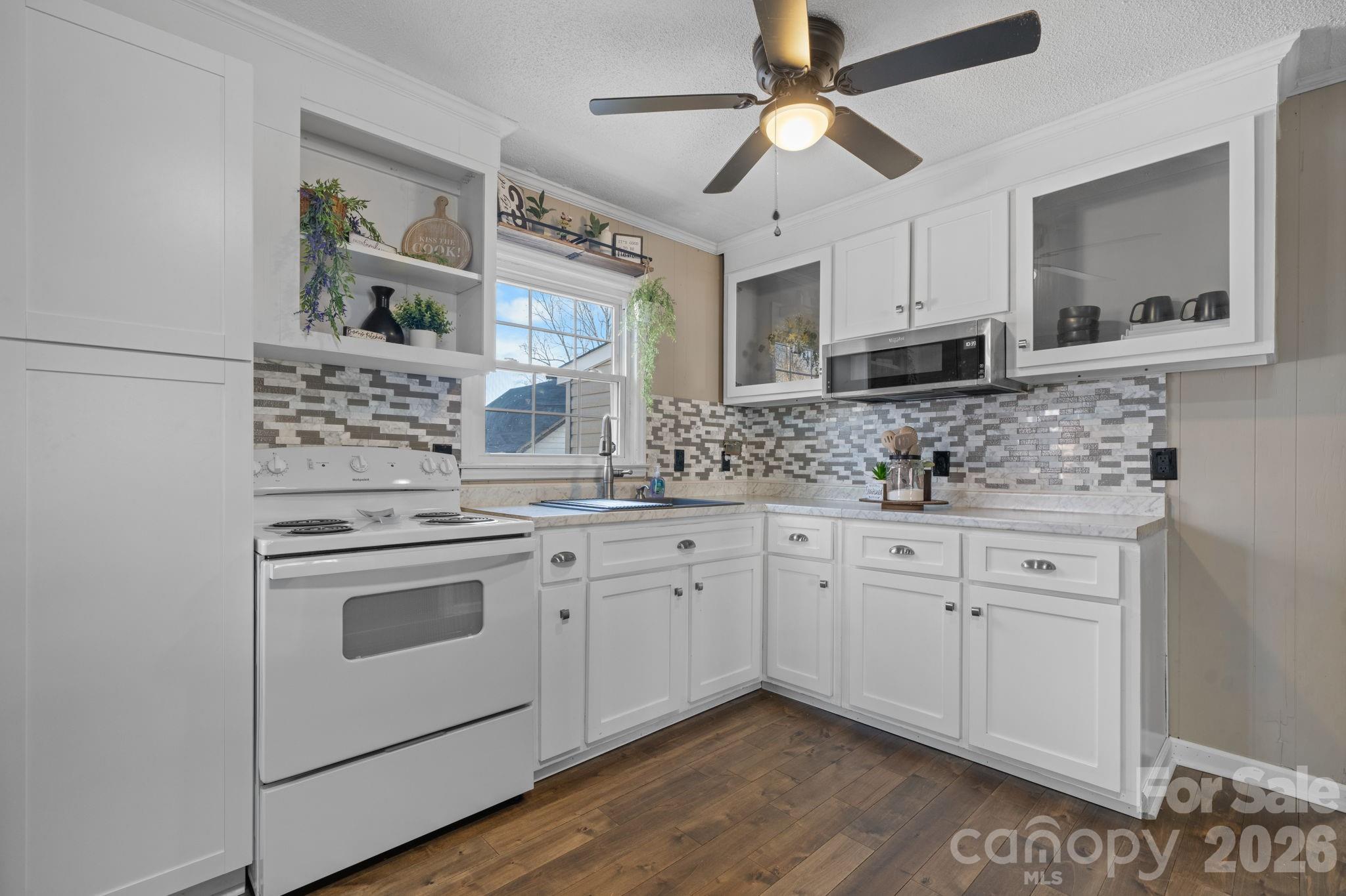 606 Prospect Street NW — Lenoir