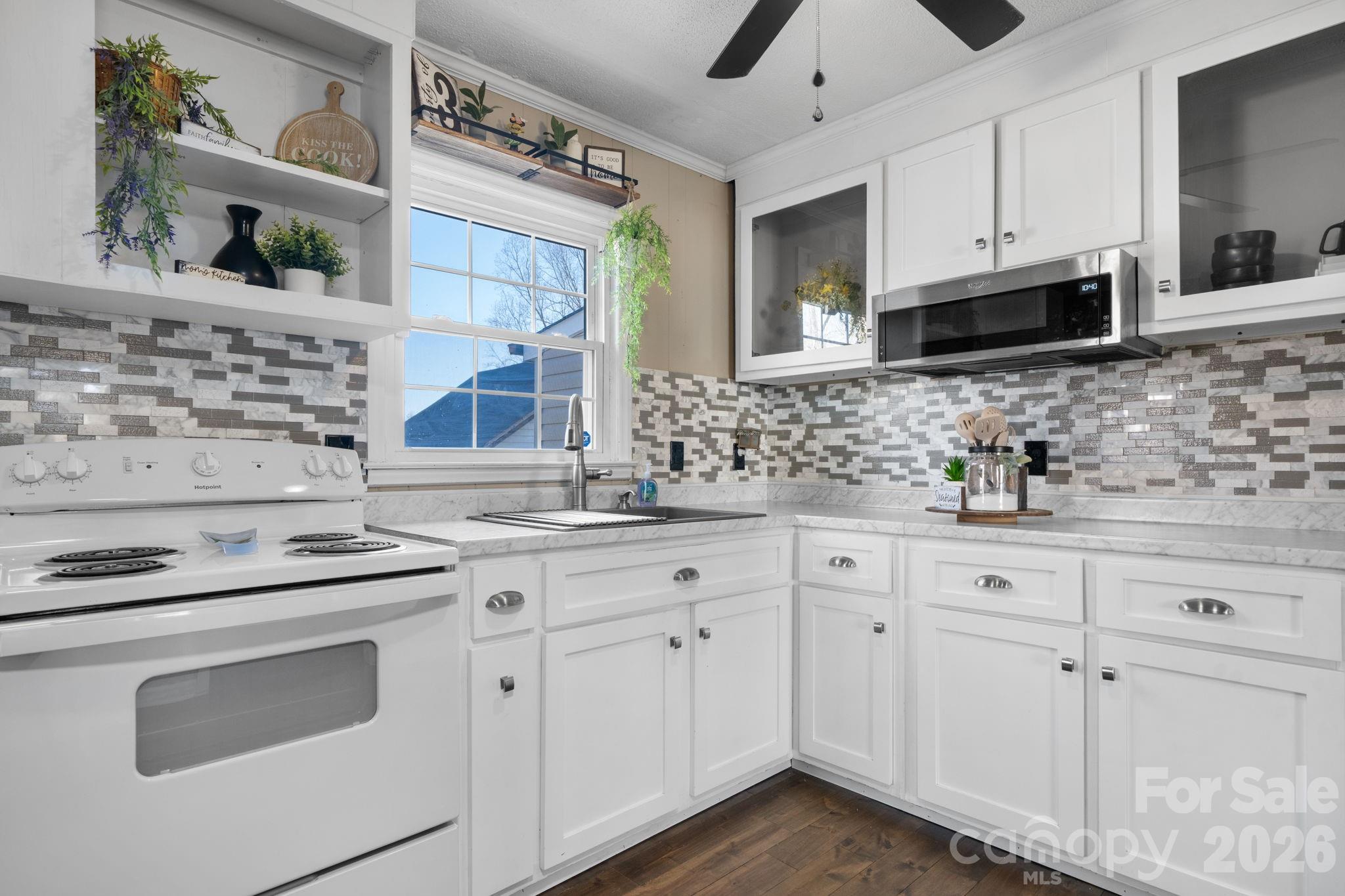606 Prospect Street NW — Lenoir