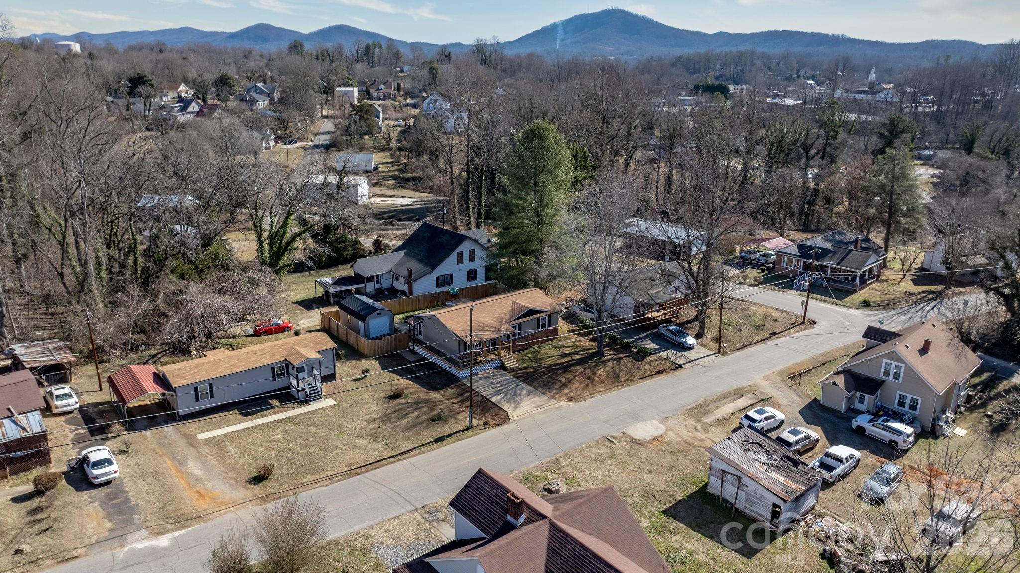 606 Prospect Street NW — Lenoir