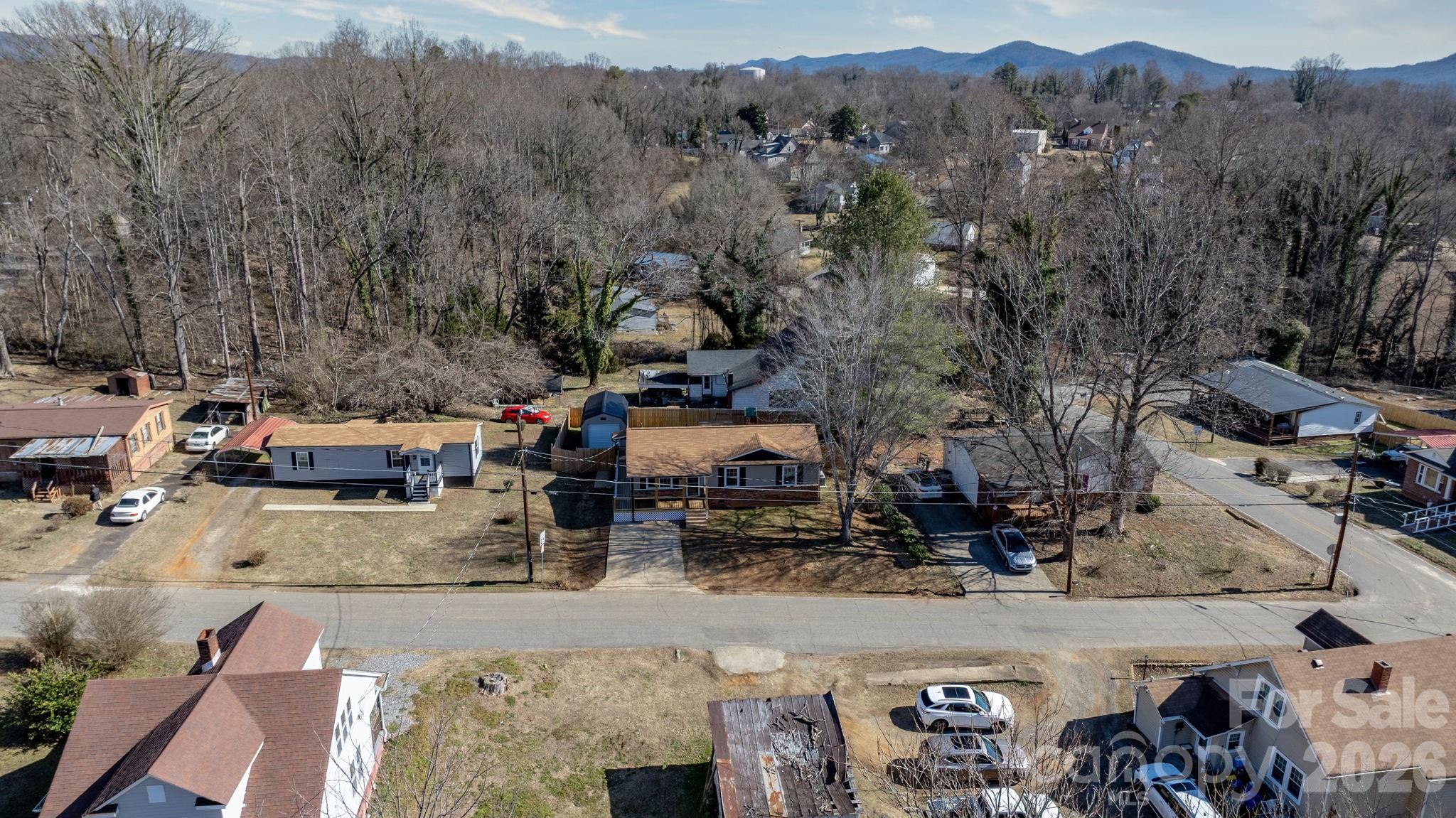 606 Prospect Street NW — Lenoir