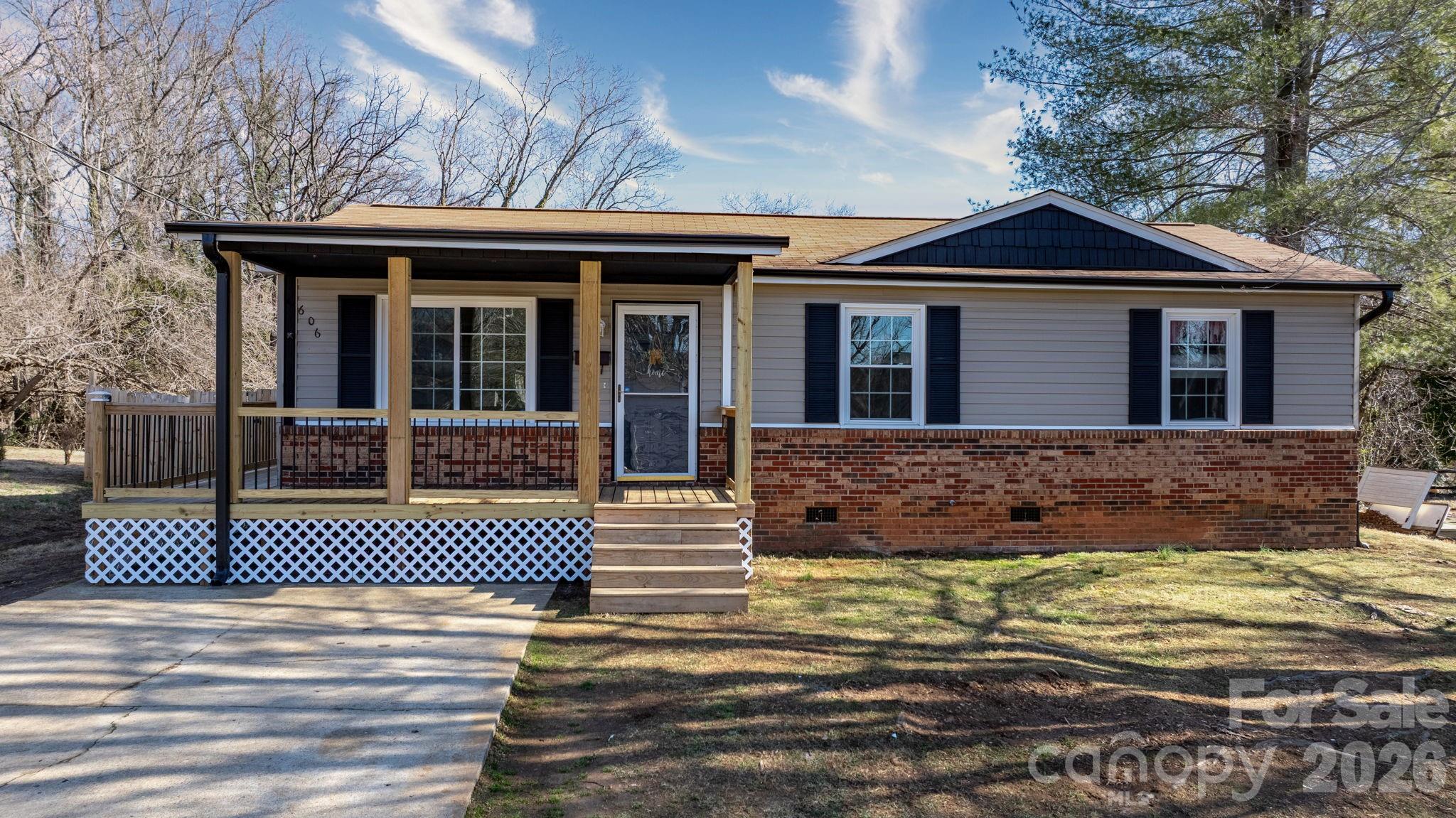 606 Prospect Street NW — Lenoir