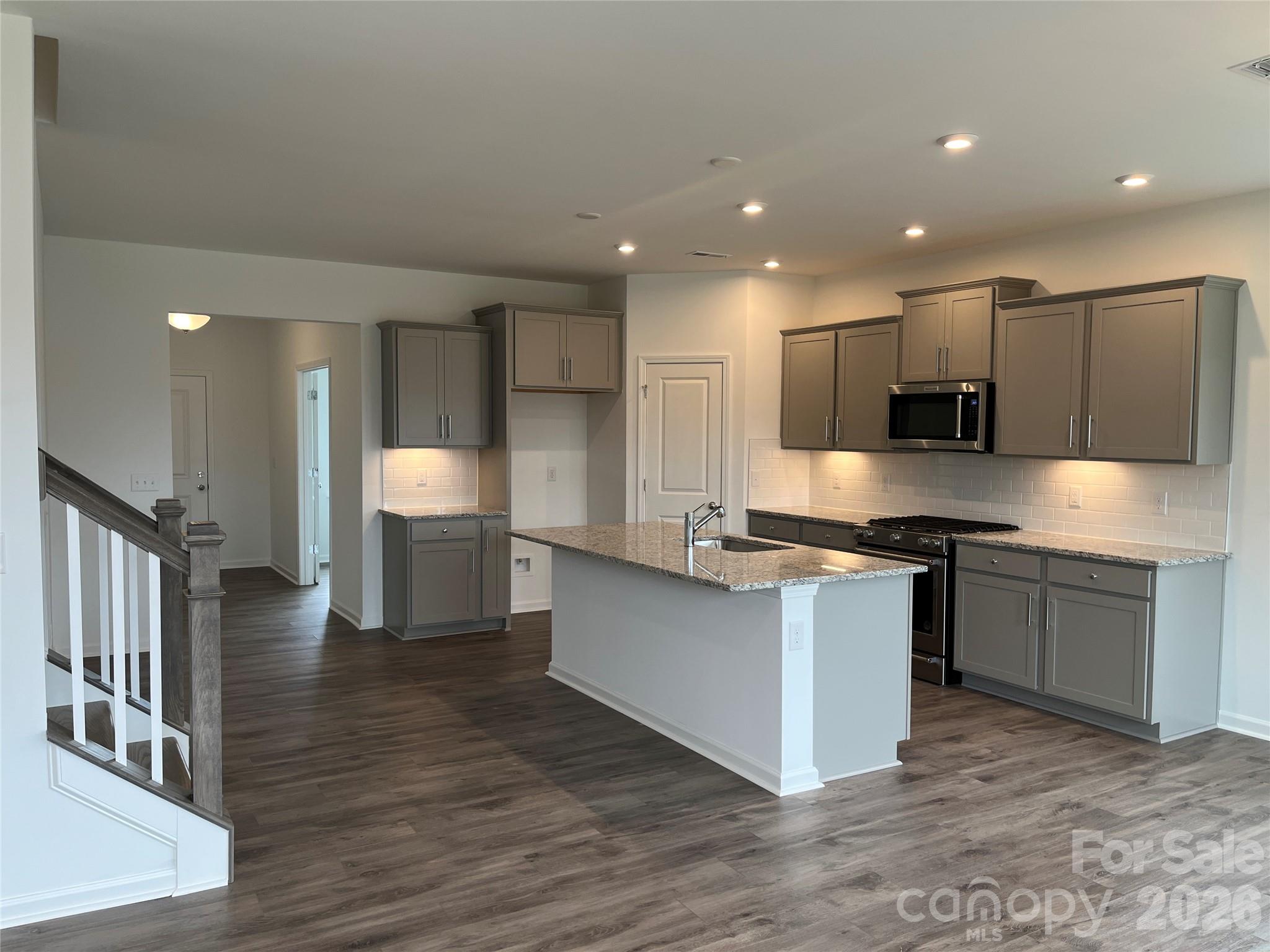 12121 Bradshaw Court — Charlotte