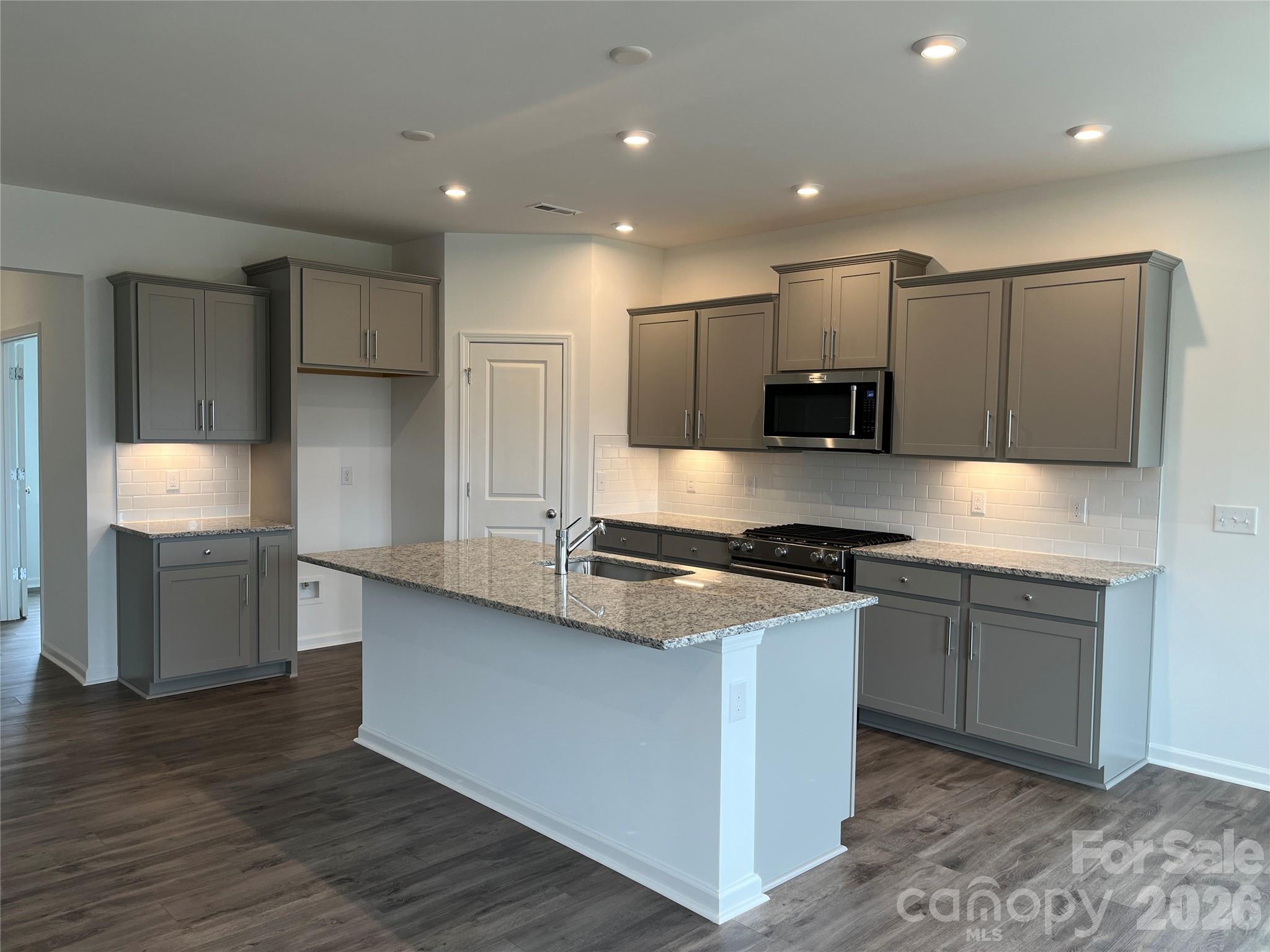 12121 Bradshaw Court — Charlotte