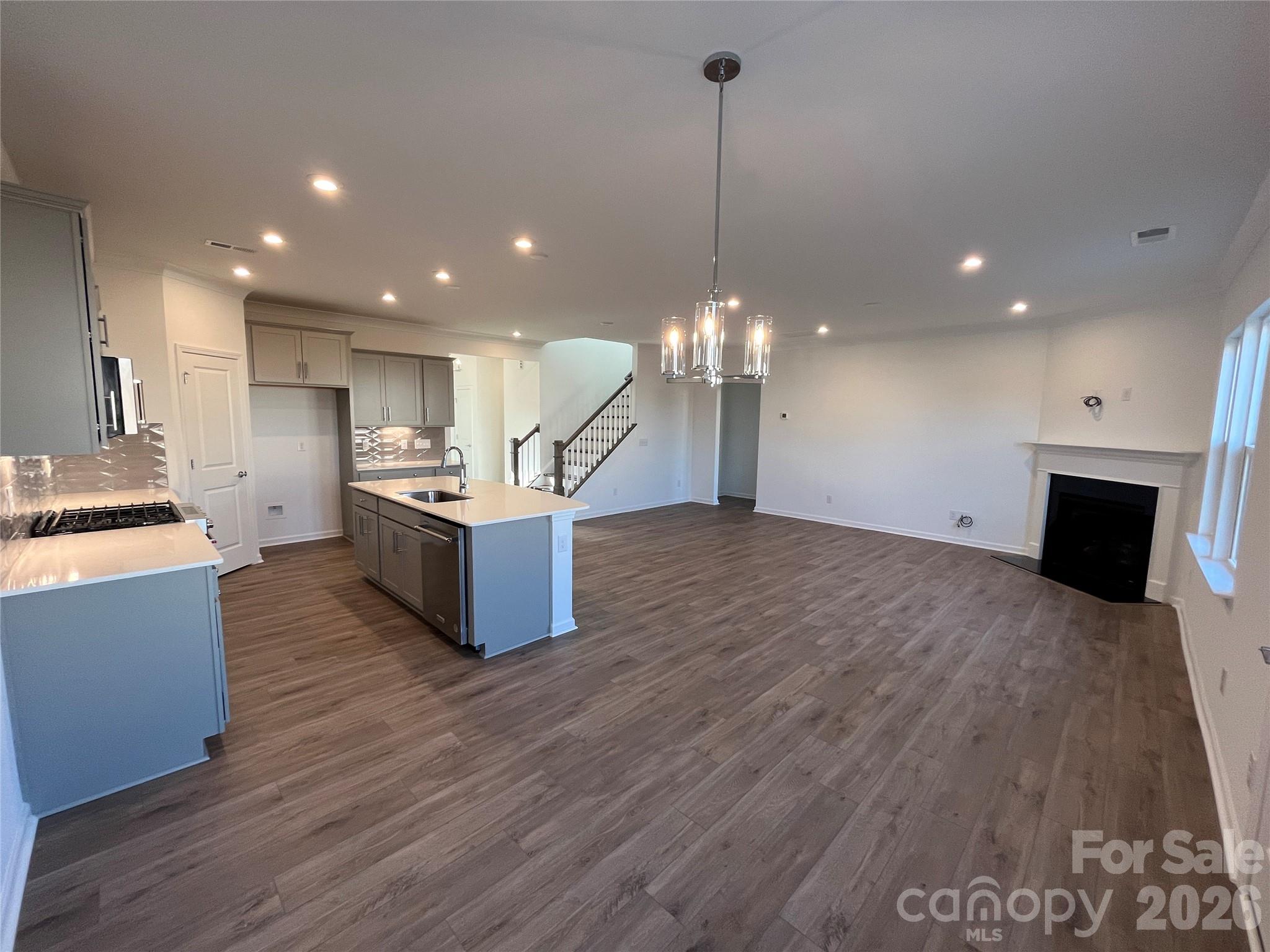 12061 Bradshaw Court — Charlotte