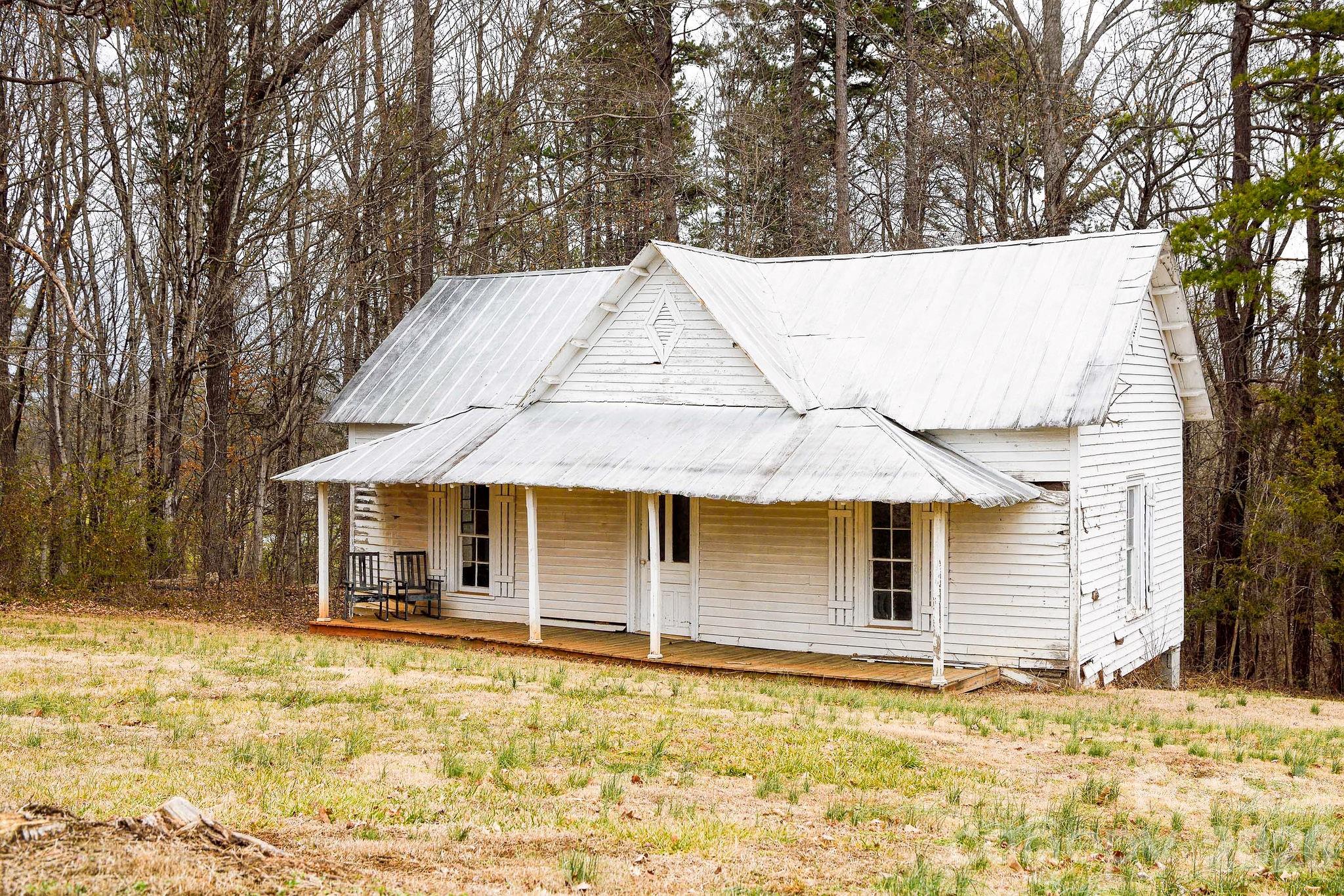 171 Lakey Road — Mocksville