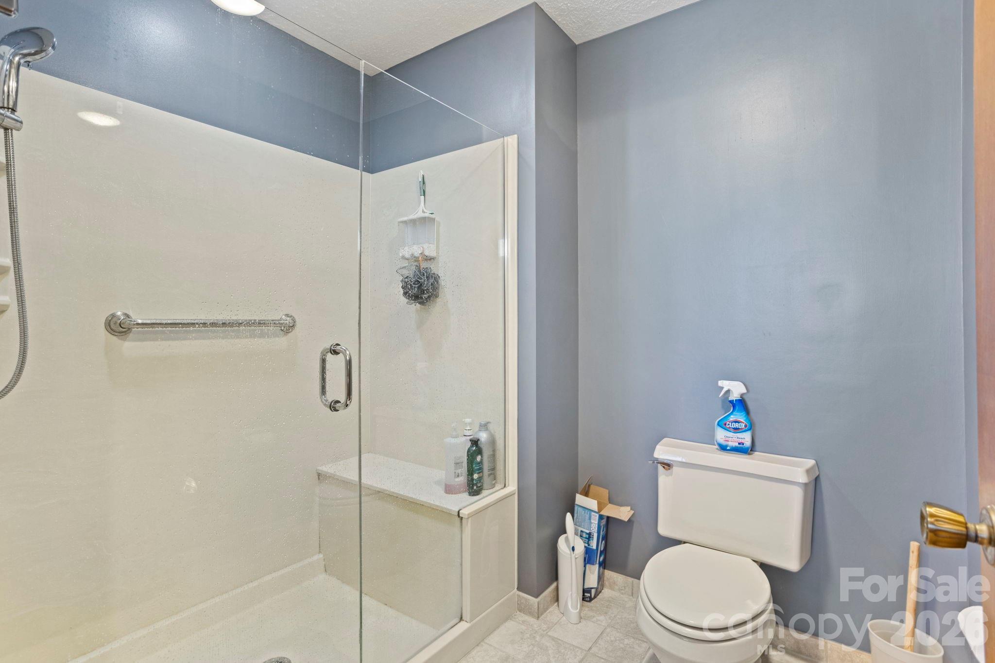 404 W Browning Road — Hendersonville