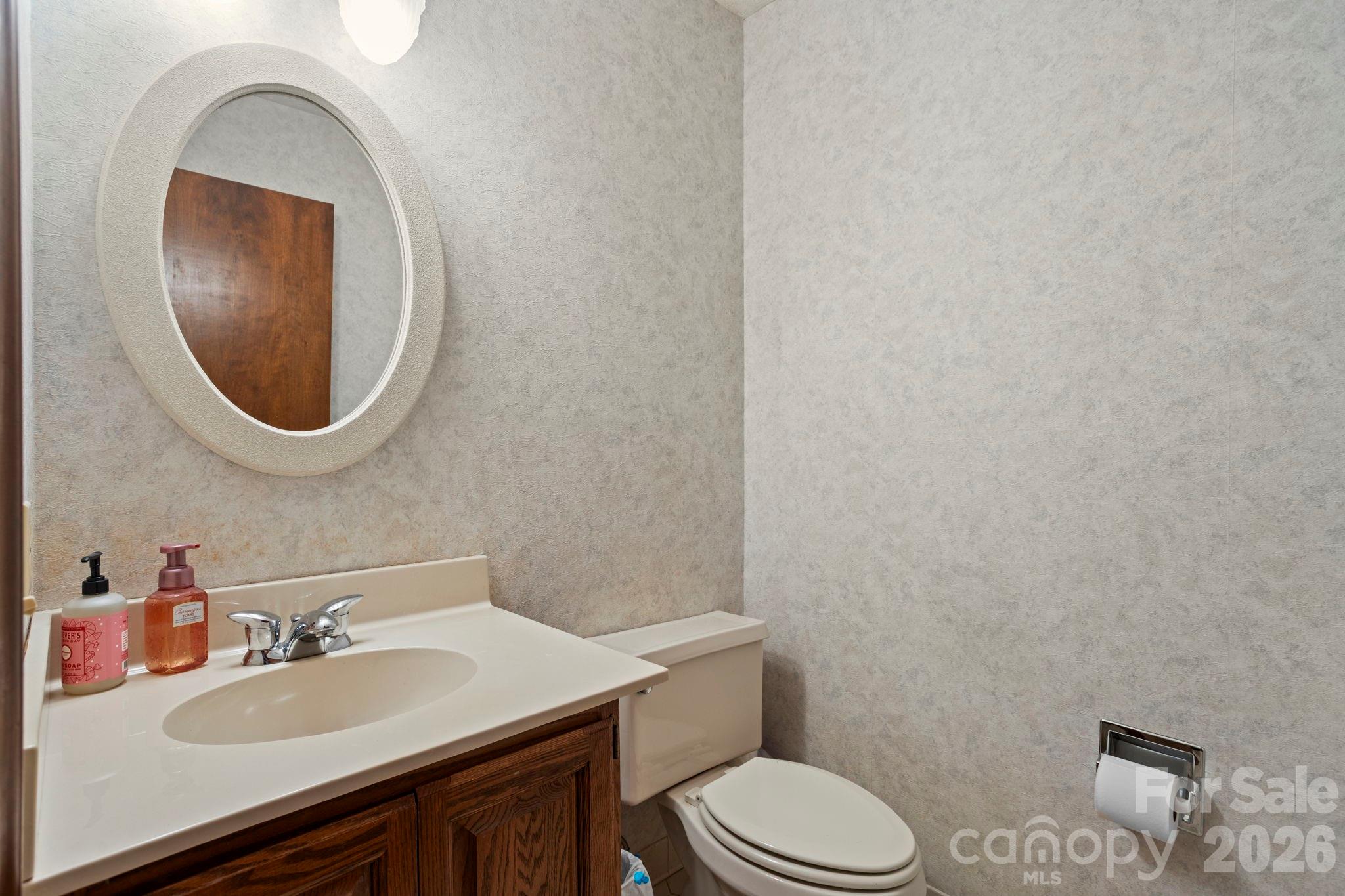 404 W Browning Road — Hendersonville
