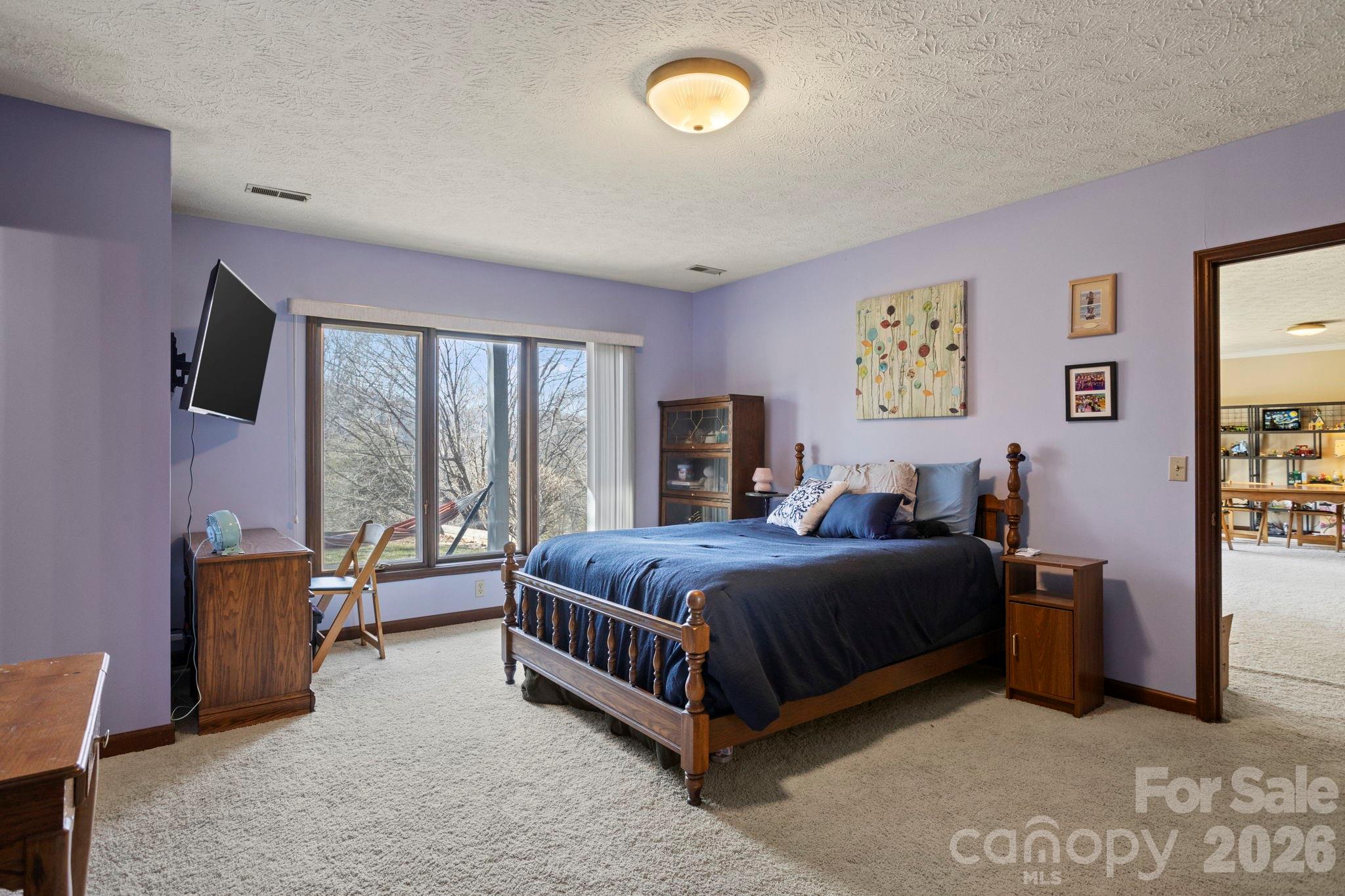 404 W Browning Road — Hendersonville