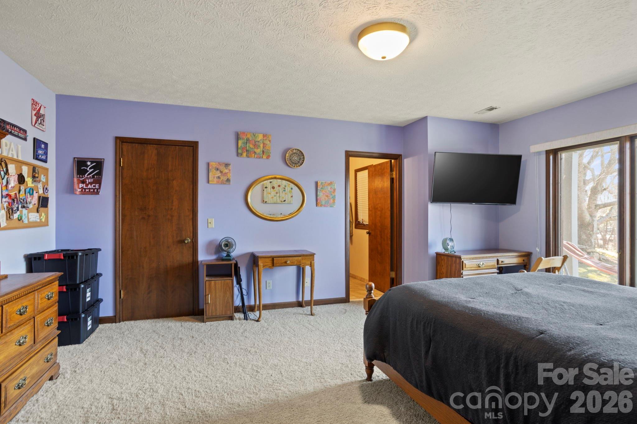 404 W Browning Road — Hendersonville