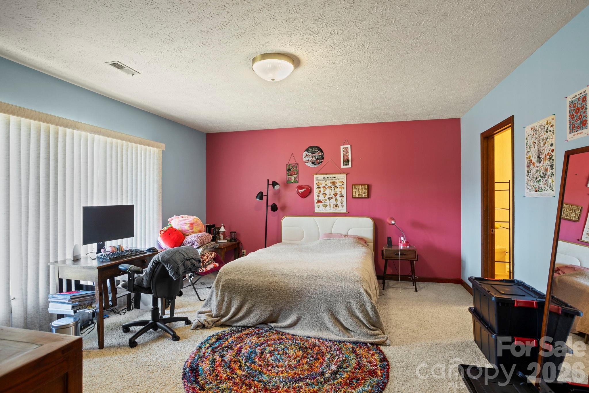 404 W Browning Road — Hendersonville