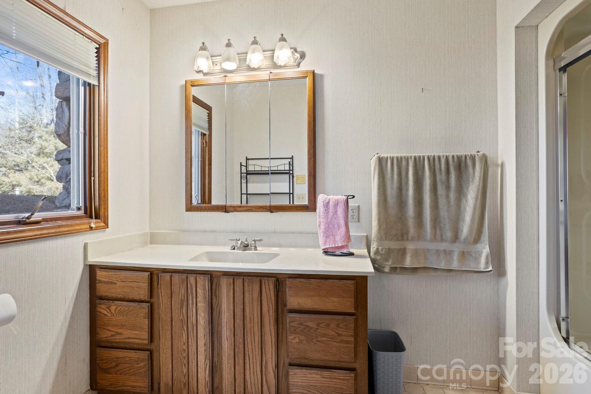 404 W Browning Road — Hendersonville