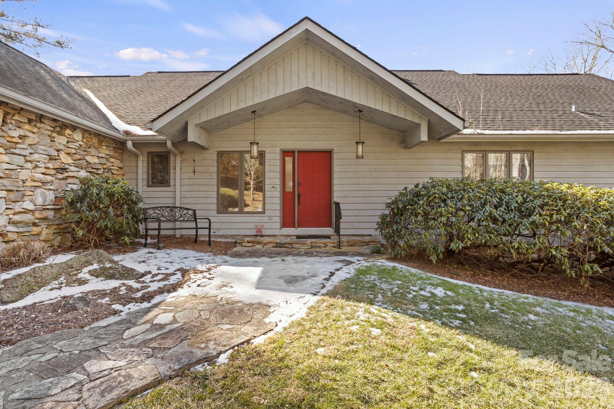 404 W Browning Road — Hendersonville
