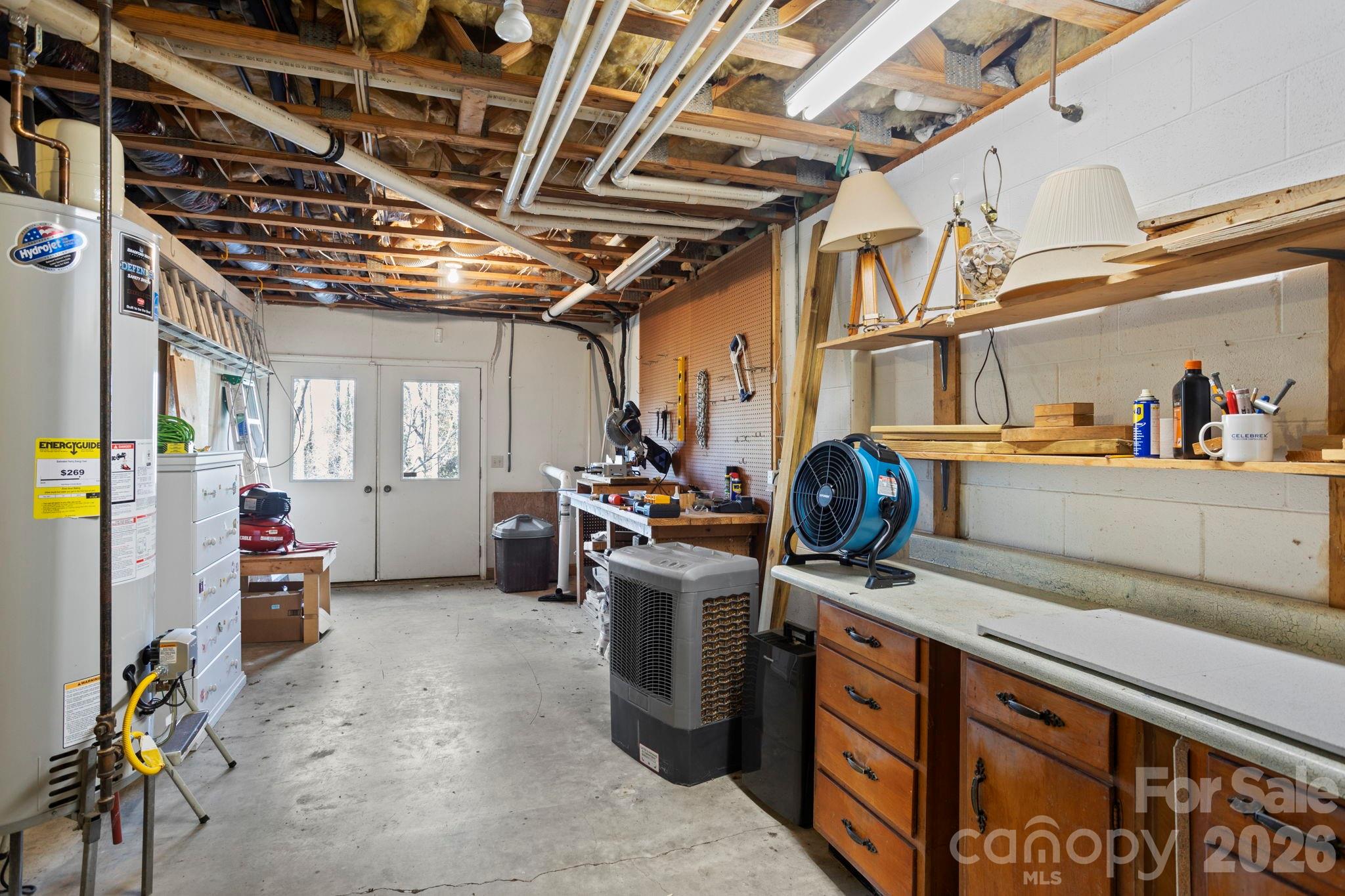 404 W Browning Road — Hendersonville