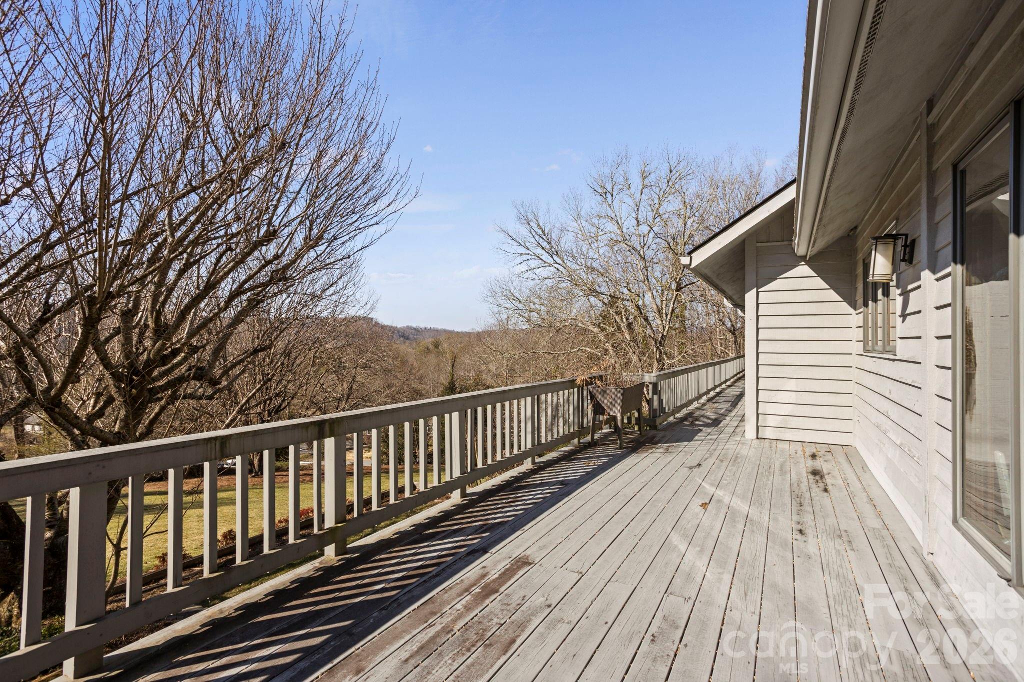 404 W Browning Road — Hendersonville
