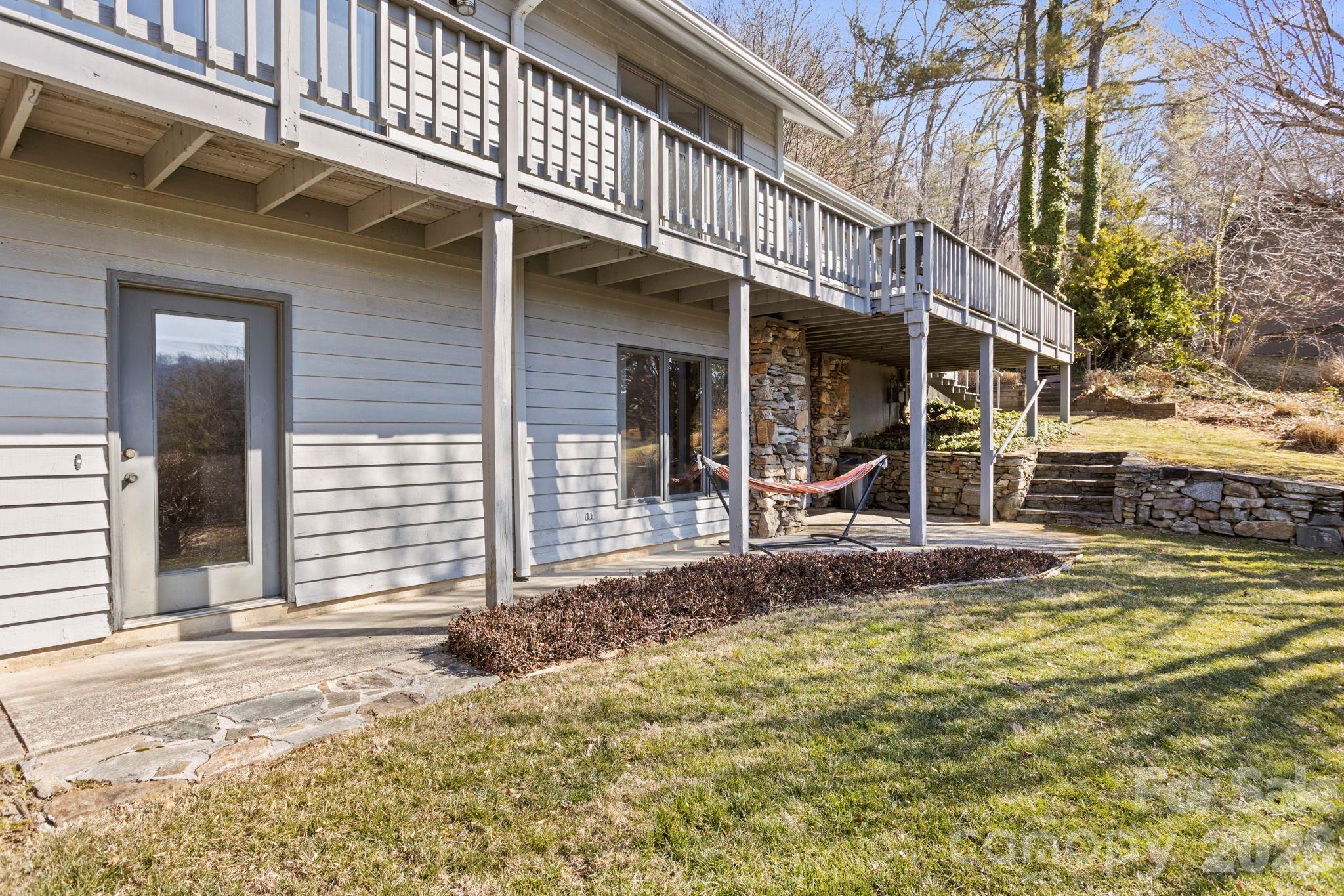 404 W Browning Road — Hendersonville