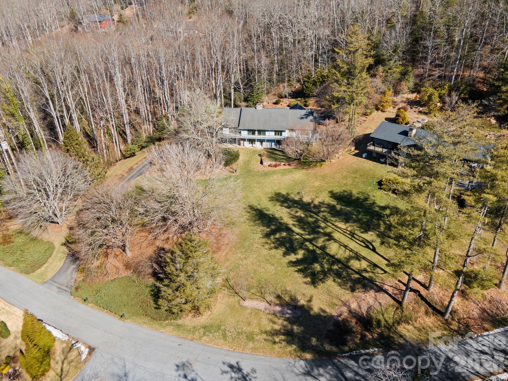 404 W Browning Road — Hendersonville