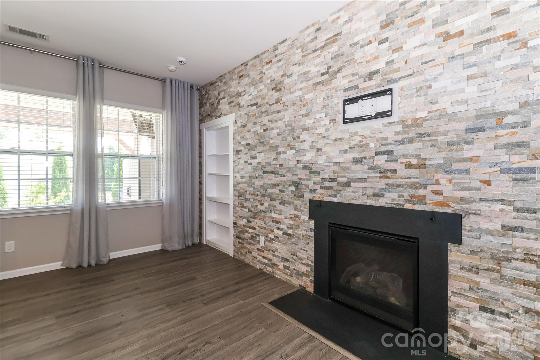 180 N Cromwell Drive — Mooresville