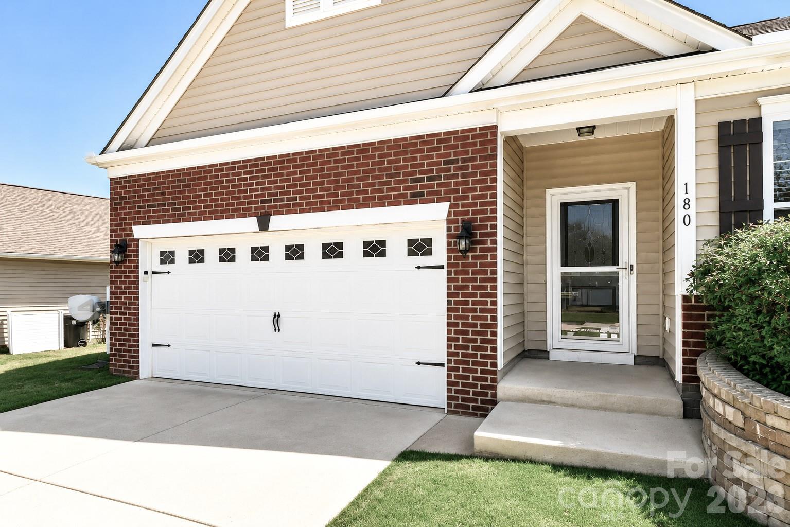 180 N Cromwell Drive — Mooresville