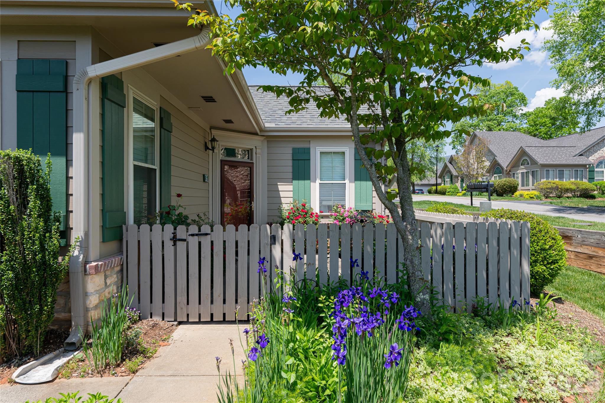 55 Outlook Circle — Swannanoa