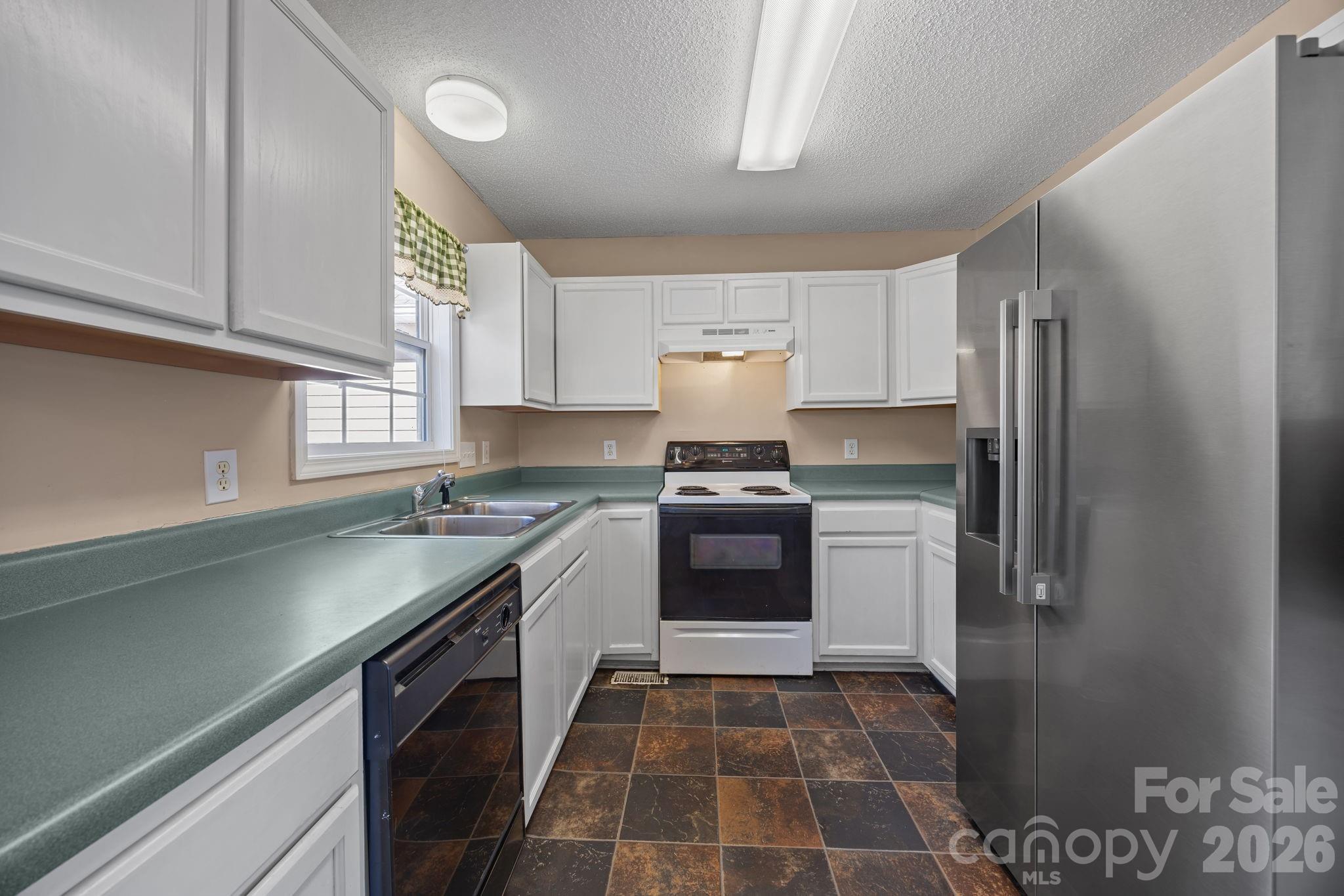 300 Chinaberry Drive — China Grove