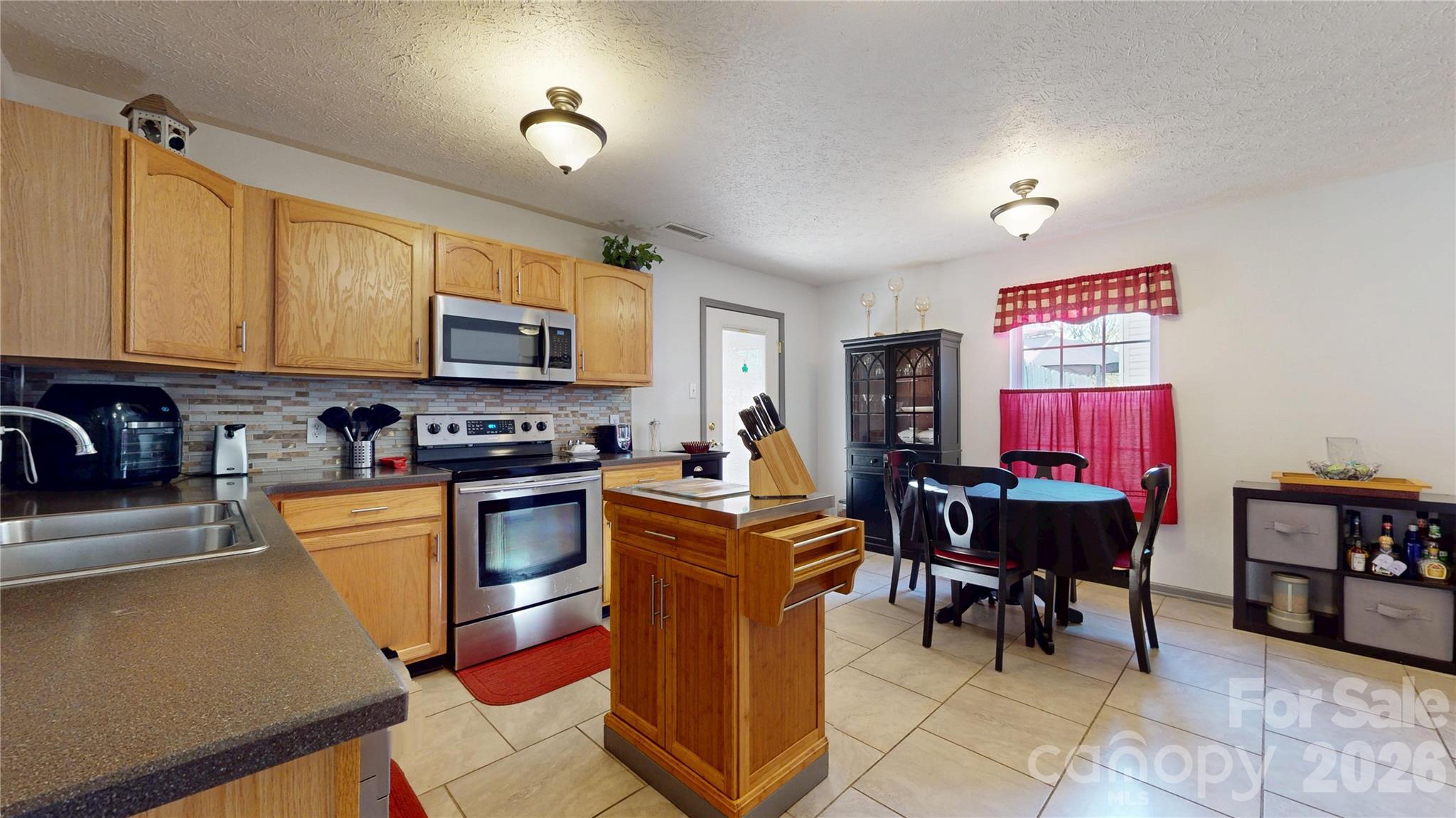 746 Ladino Lane — Clover