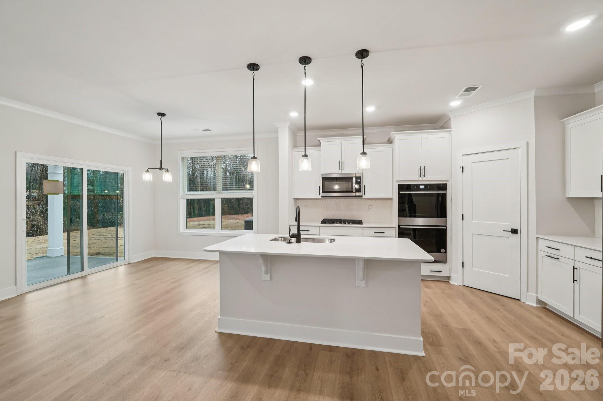 9107 Carver Avenue — Huntersville