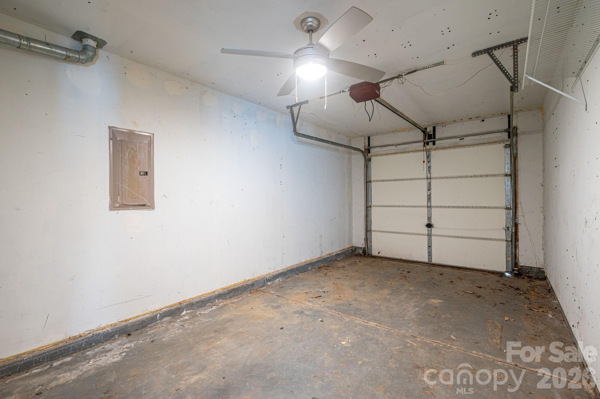 1434 Swaying Branch Lane — Clover