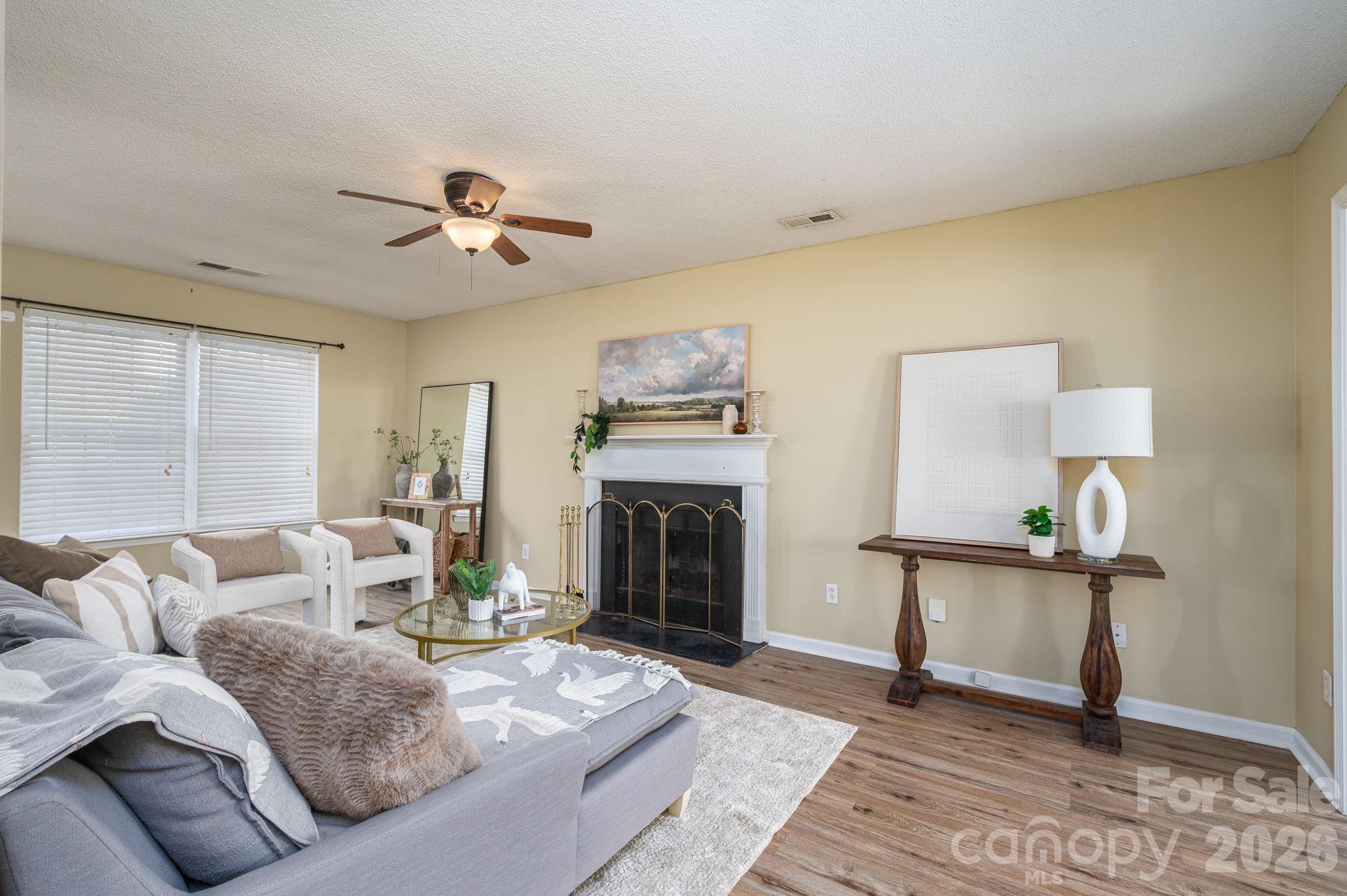 1434 Swaying Branch Lane — Clover