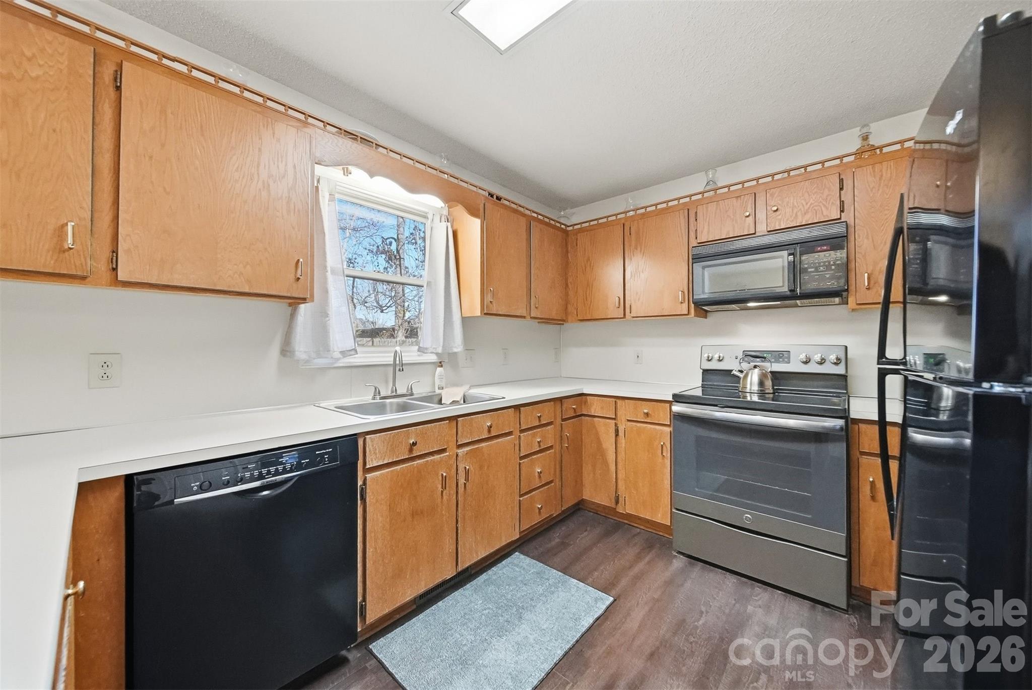 5216 Bethel Church Road — Hickory
