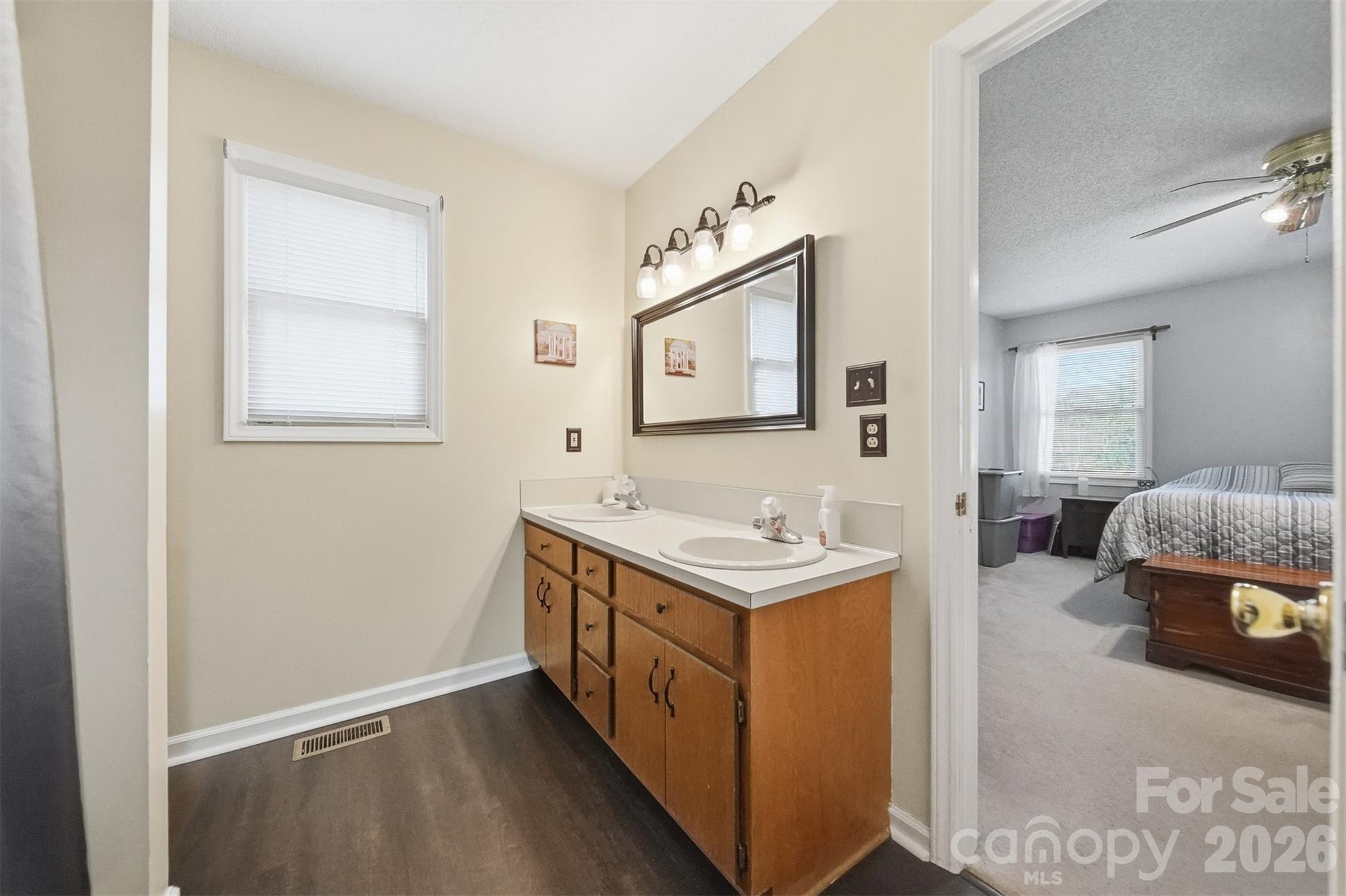 5216 Bethel Church Road — Hickory