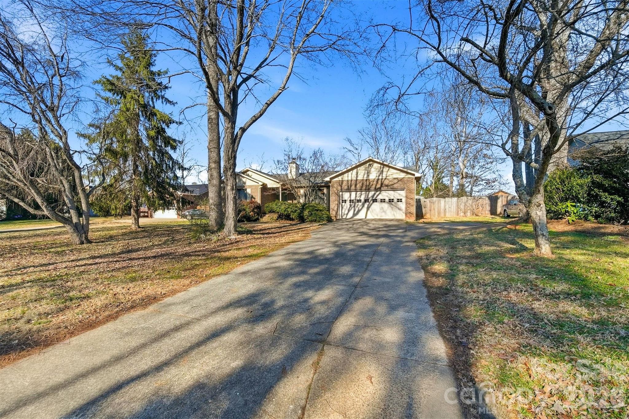 5216 Bethel Church Road — Hickory