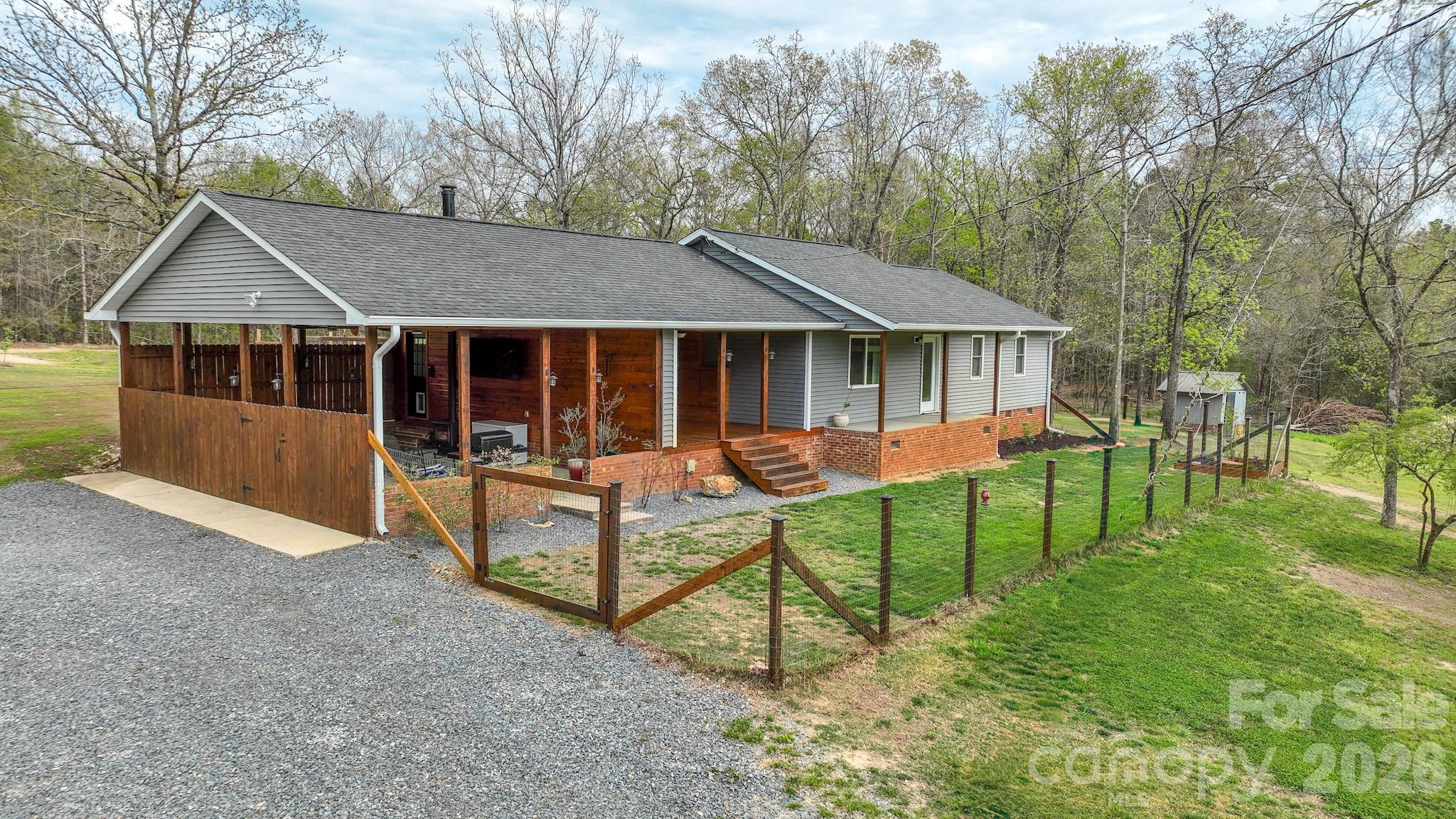 1925 Sojourn Road — Marshville
