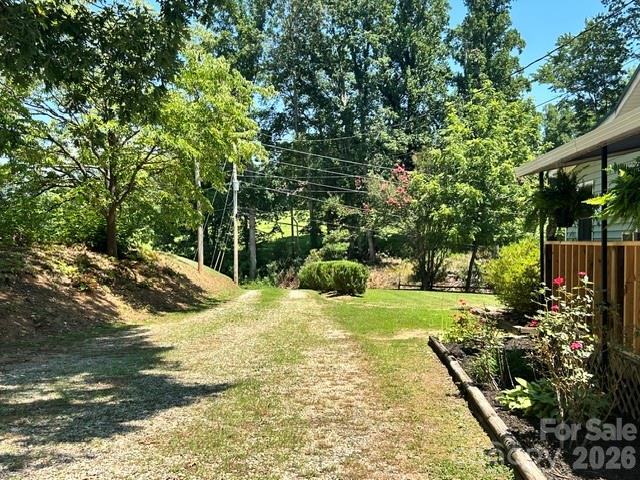 1174 Stacy Hill Road — Marion