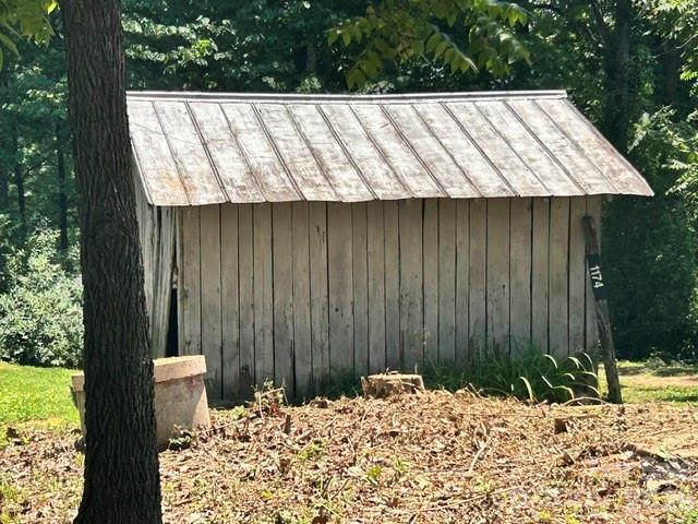1174 Stacy Hill Road — Marion