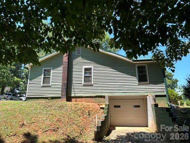 1174 Stacy Hill Road — Marion