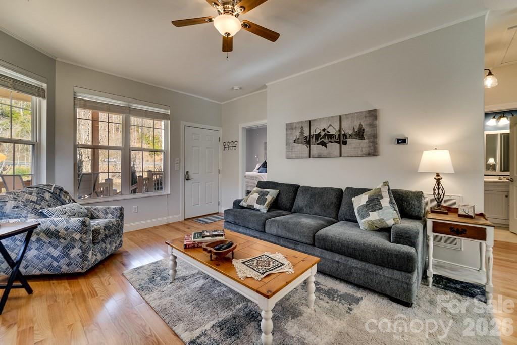 990 Hornet Drive — Whittier
