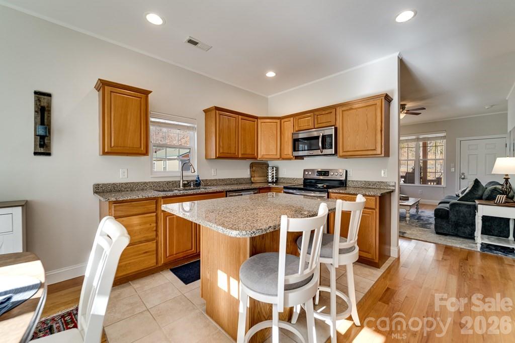 990 Hornet Drive — Whittier