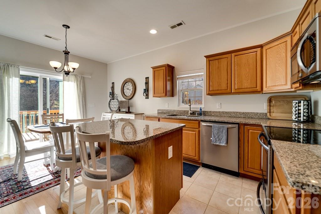 990 Hornet Drive — Whittier