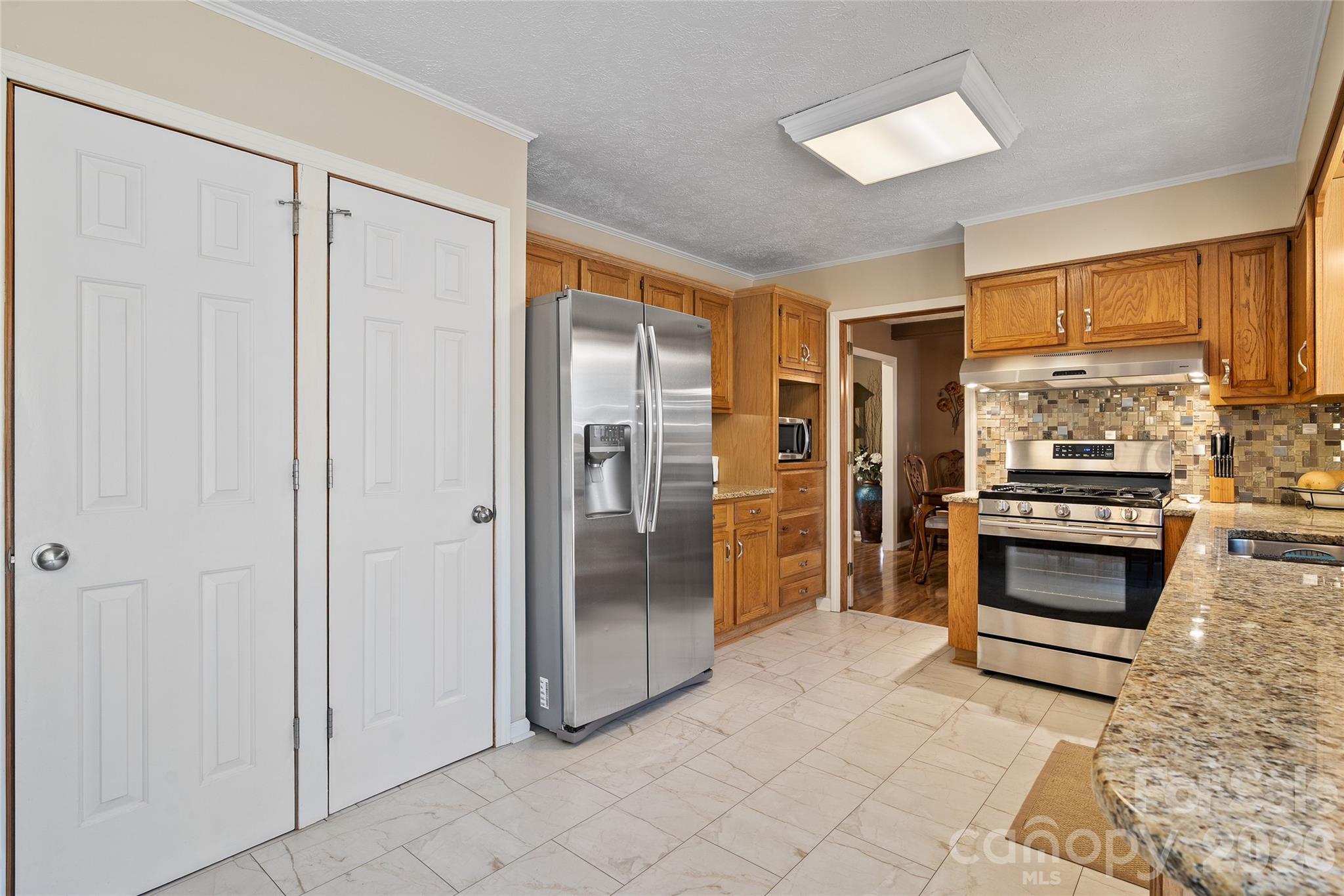 3017 Chestnut Tree Road — Hendersonville