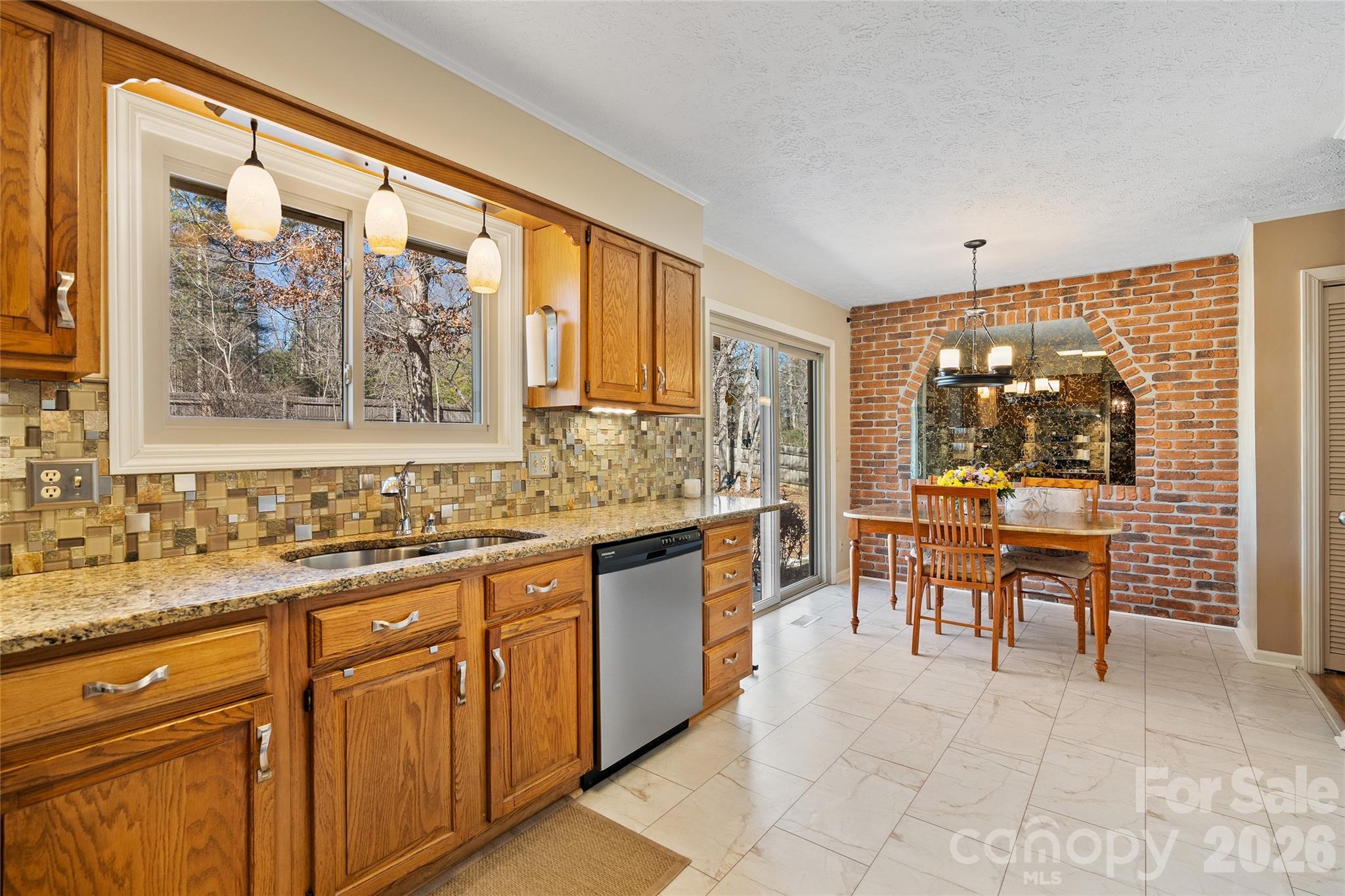 3017 Chestnut Tree Road — Hendersonville