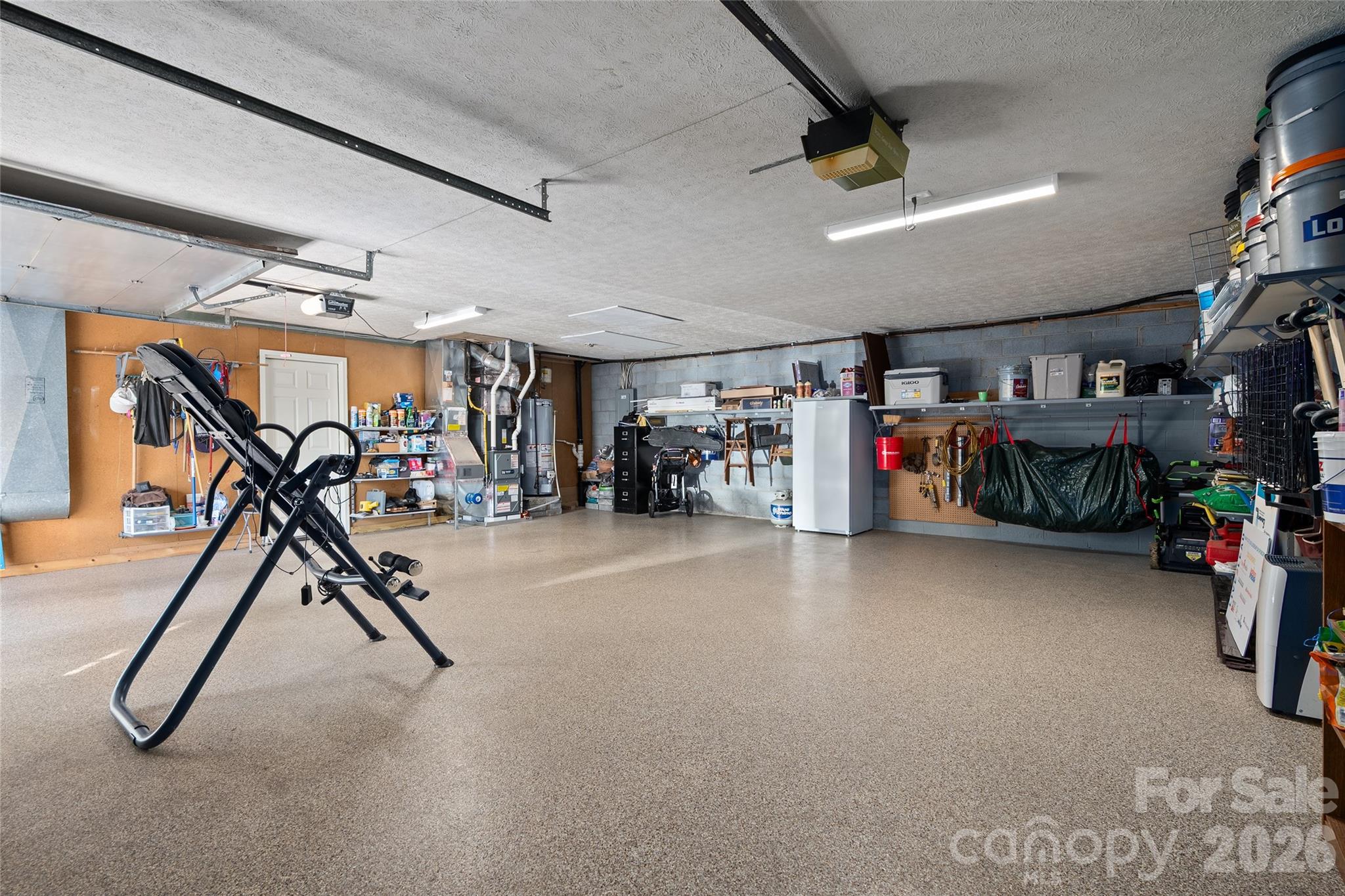 3017 Chestnut Tree Road — Hendersonville