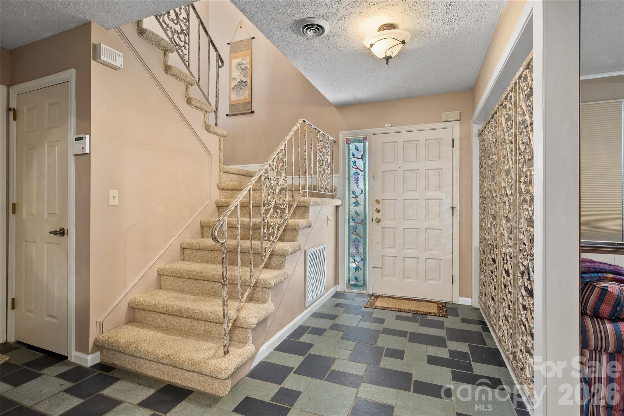 3017 Chestnut Tree Road — Hendersonville