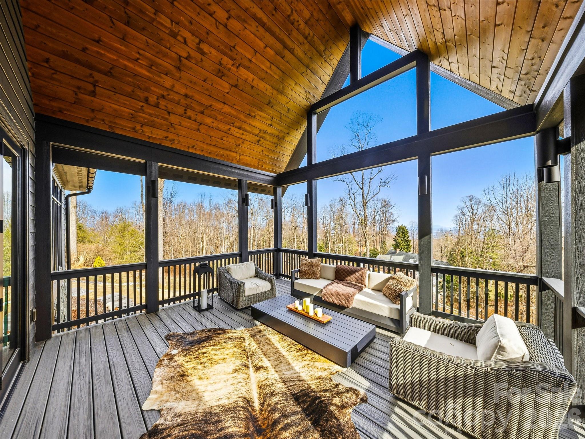 241 Tower Circle — Laurel Park