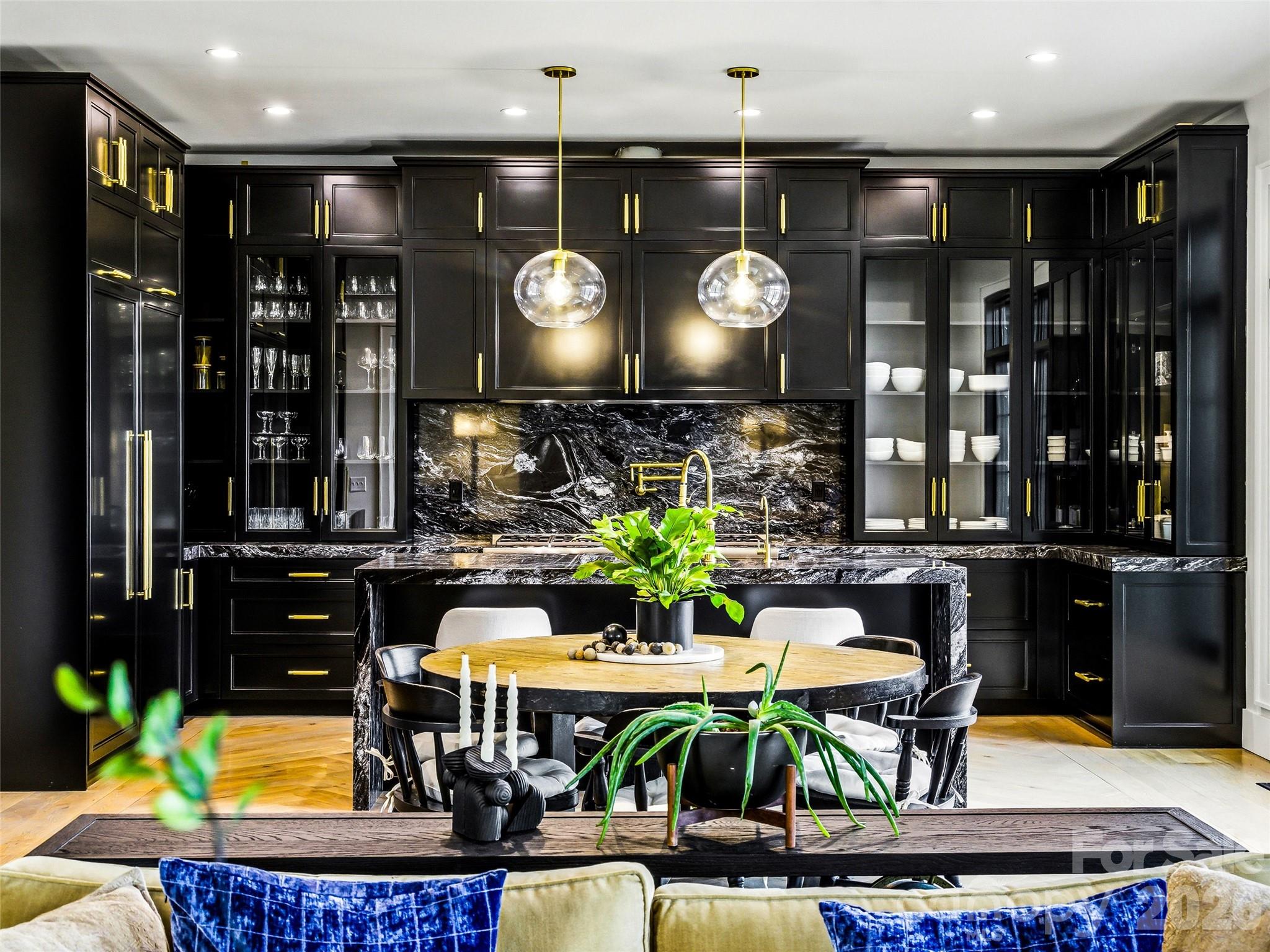 241 Tower Circle — Laurel Park