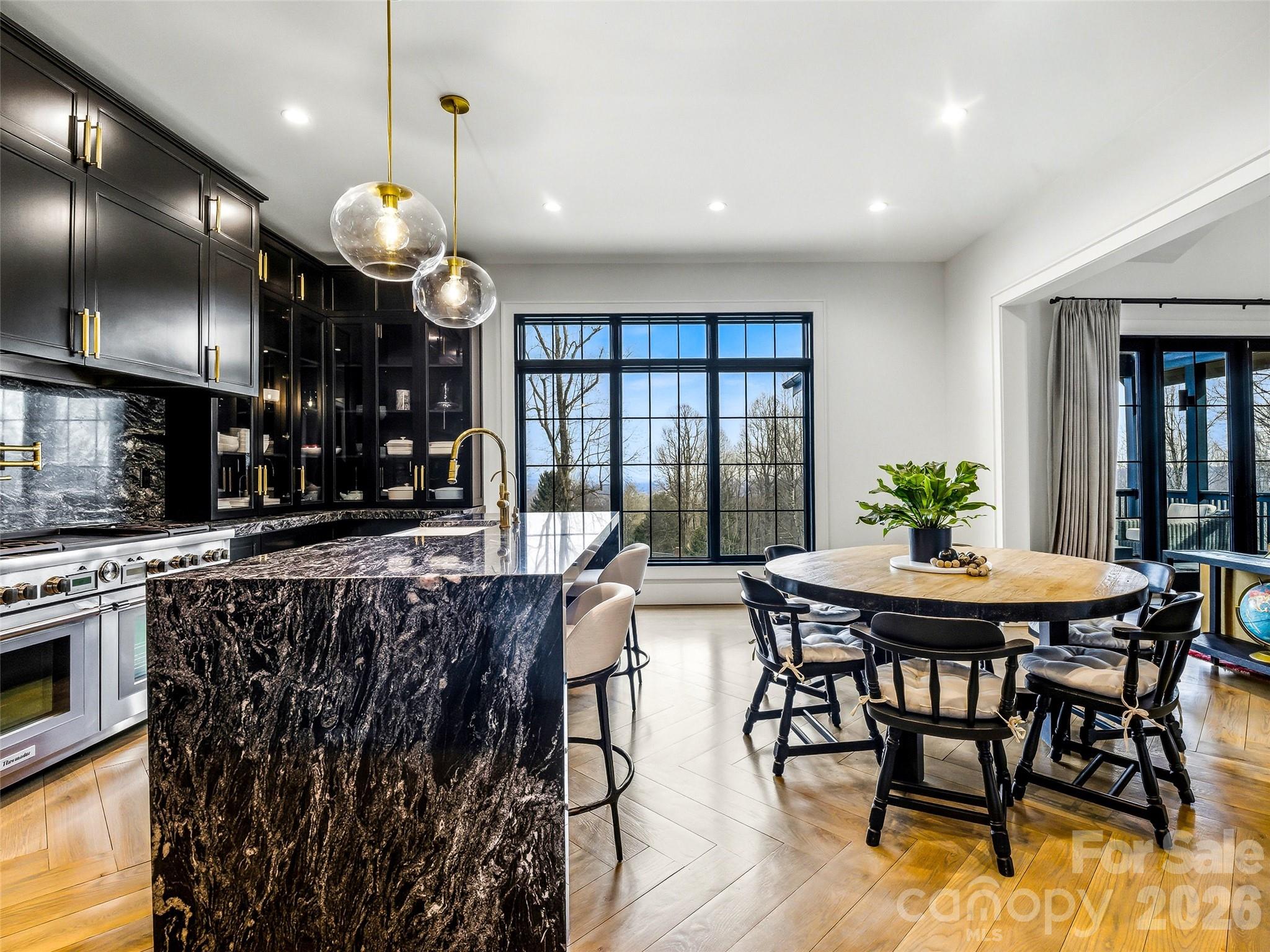 241 Tower Circle — Laurel Park