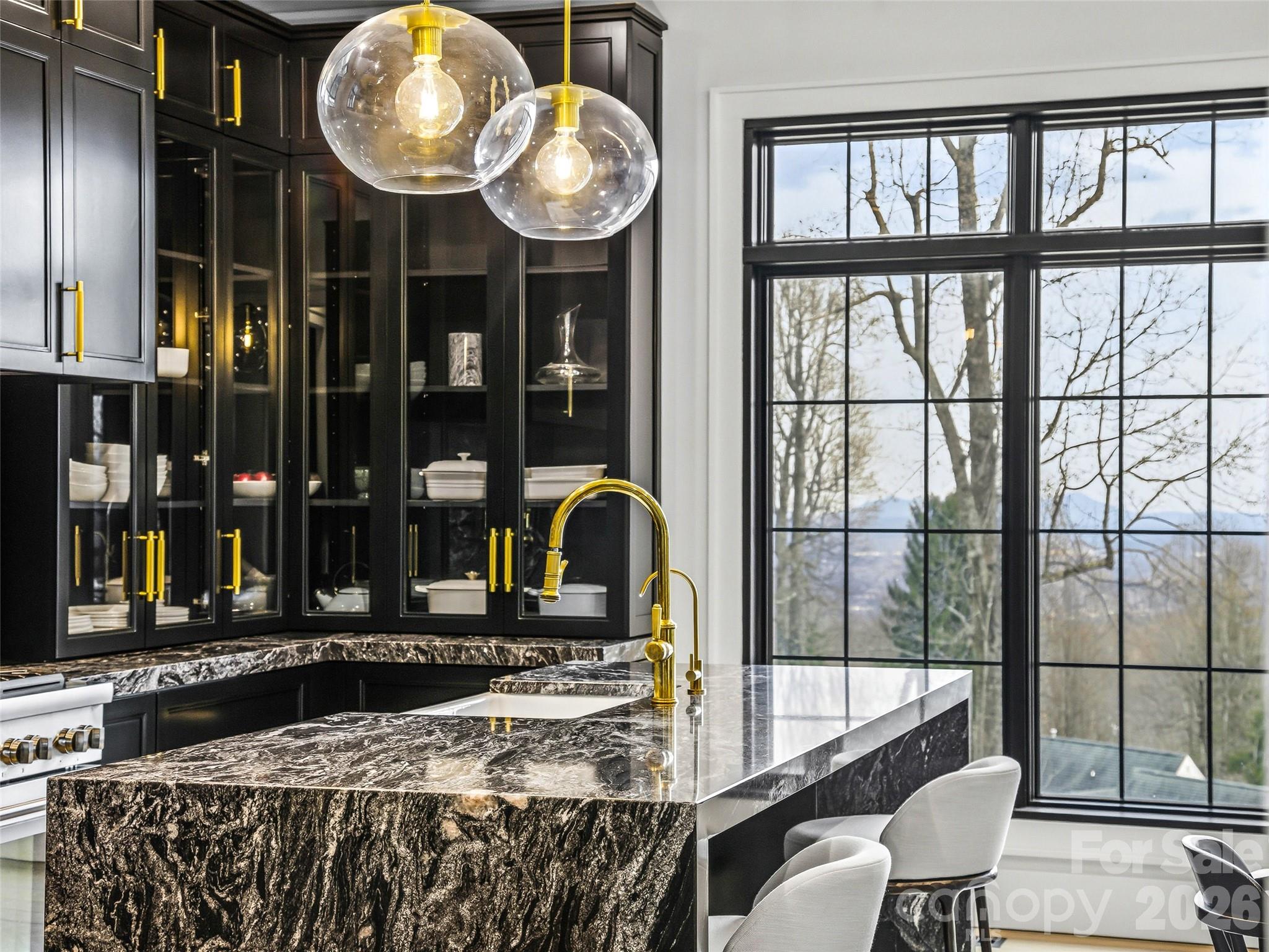 241 Tower Circle — Laurel Park