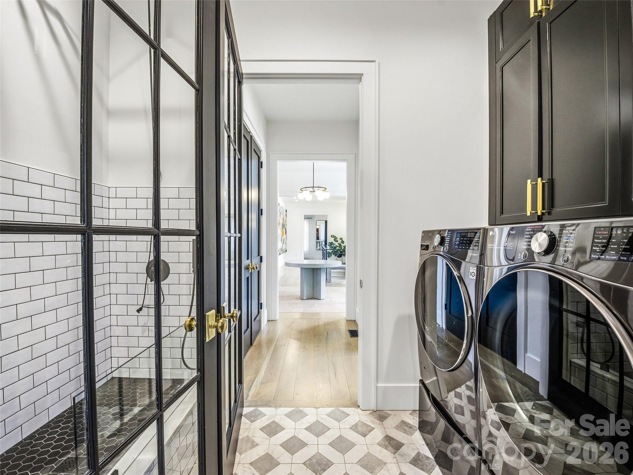 241 Tower Circle — Laurel Park